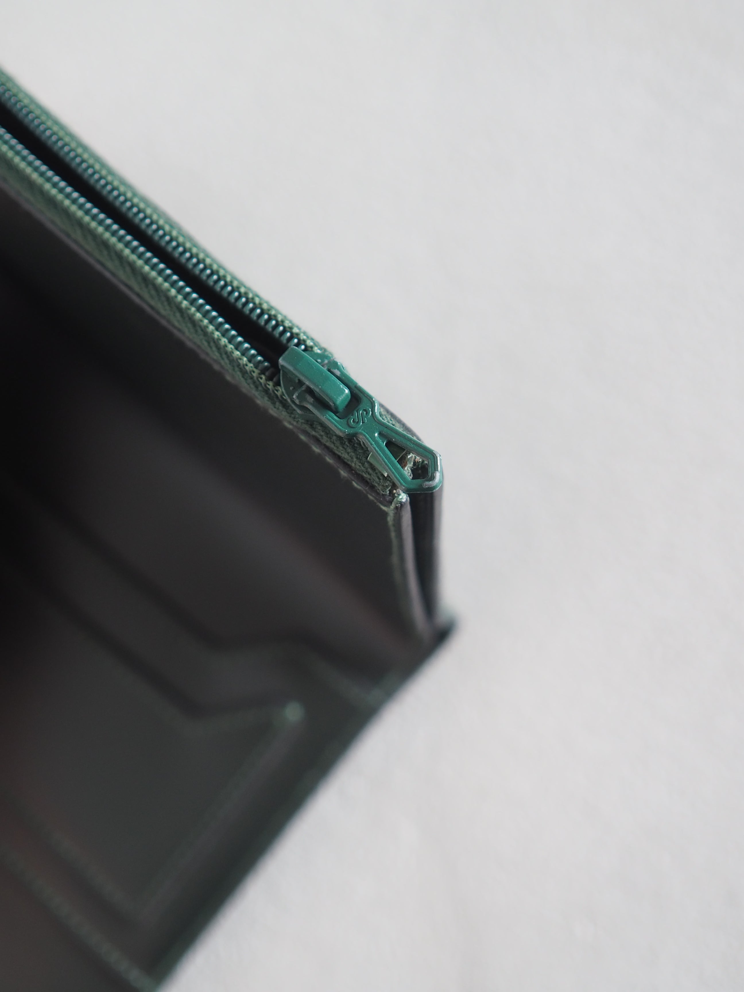 HERMÈS Jura Wallet