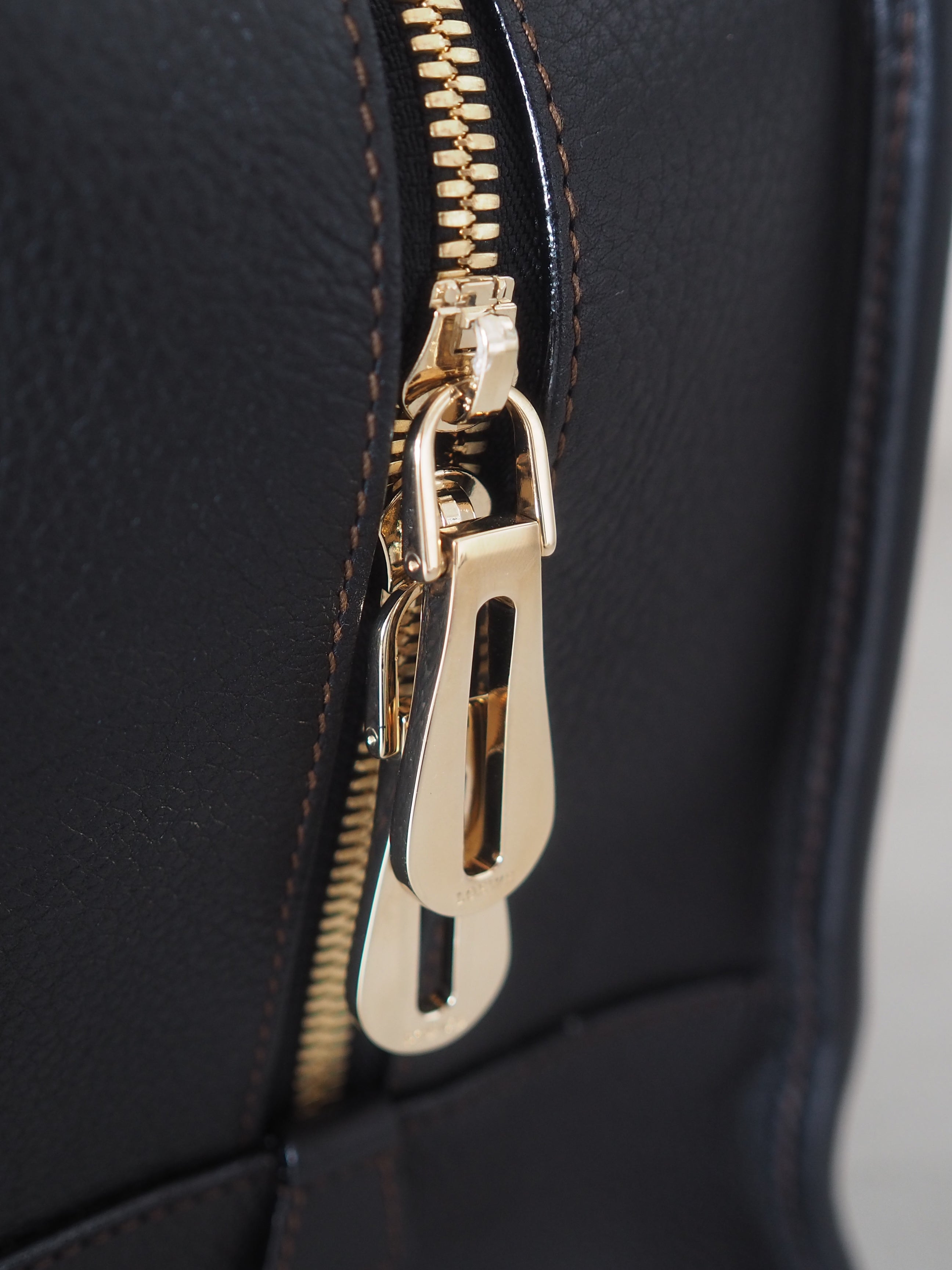 LOEWE Amazona 36 Hand Bag