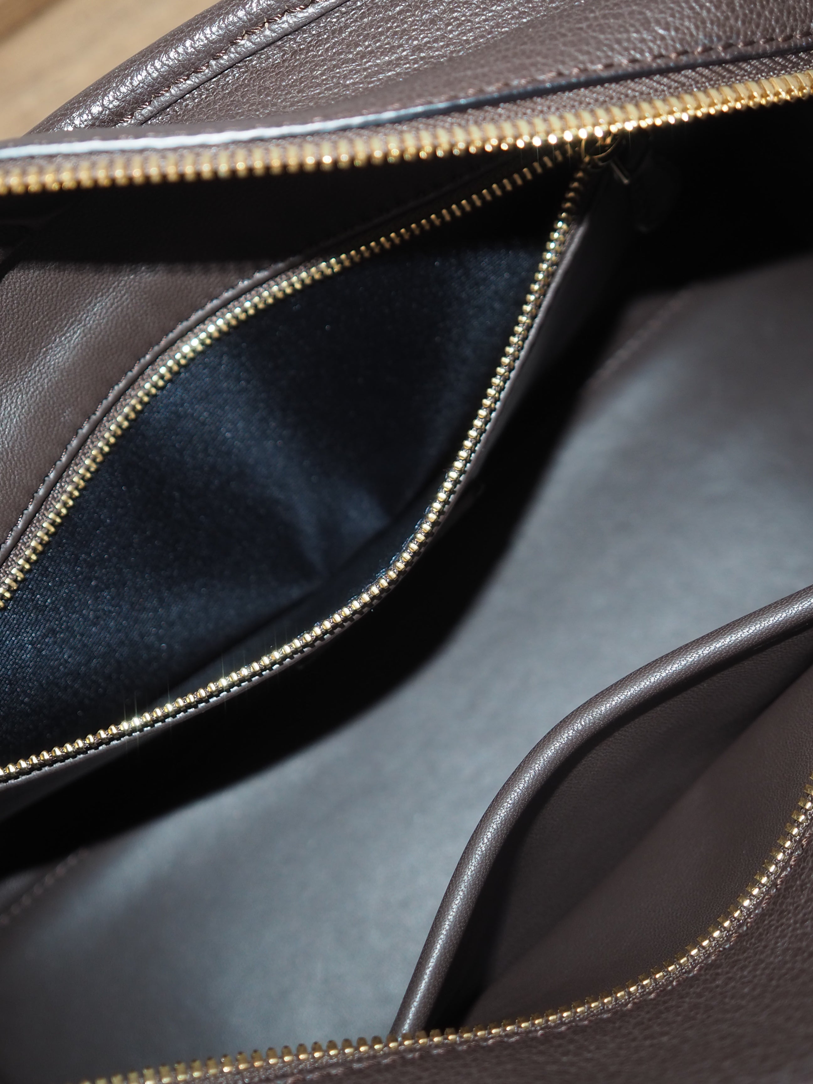 LOEWE Amazona 28 Hand Bag