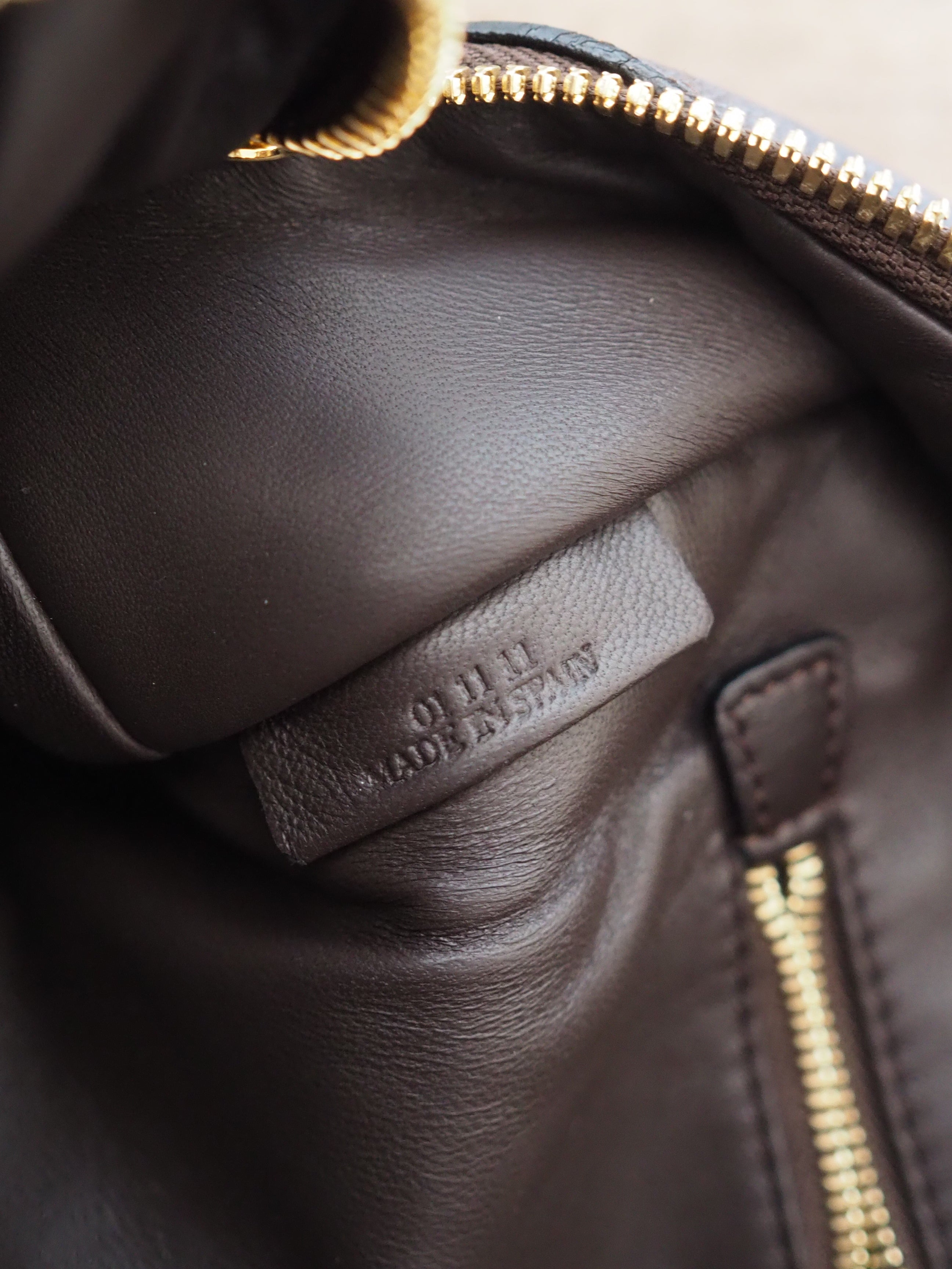 LOEWE Amazona 28 Hand Bag