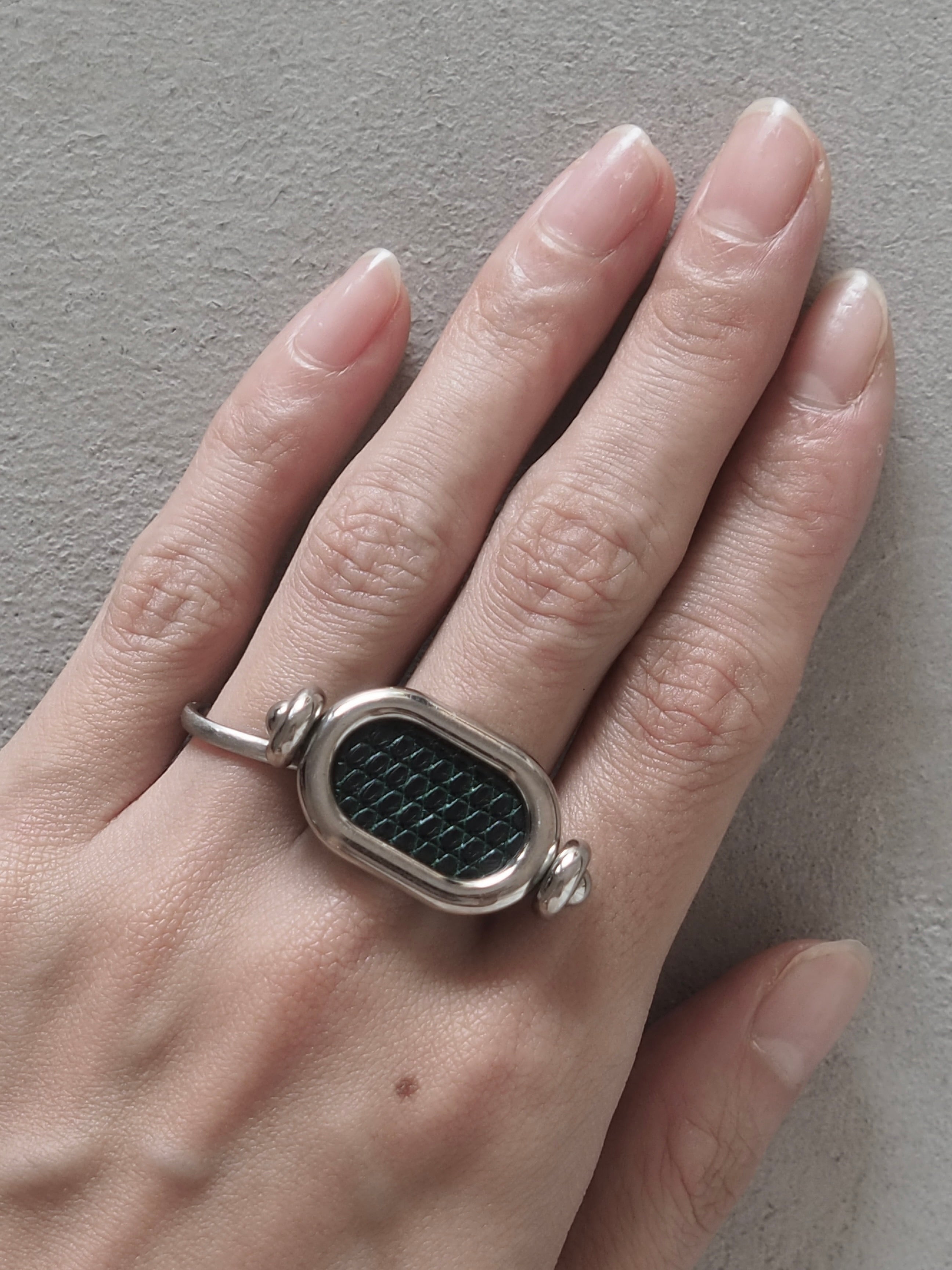 HERMÈS "Odyssey" Ring