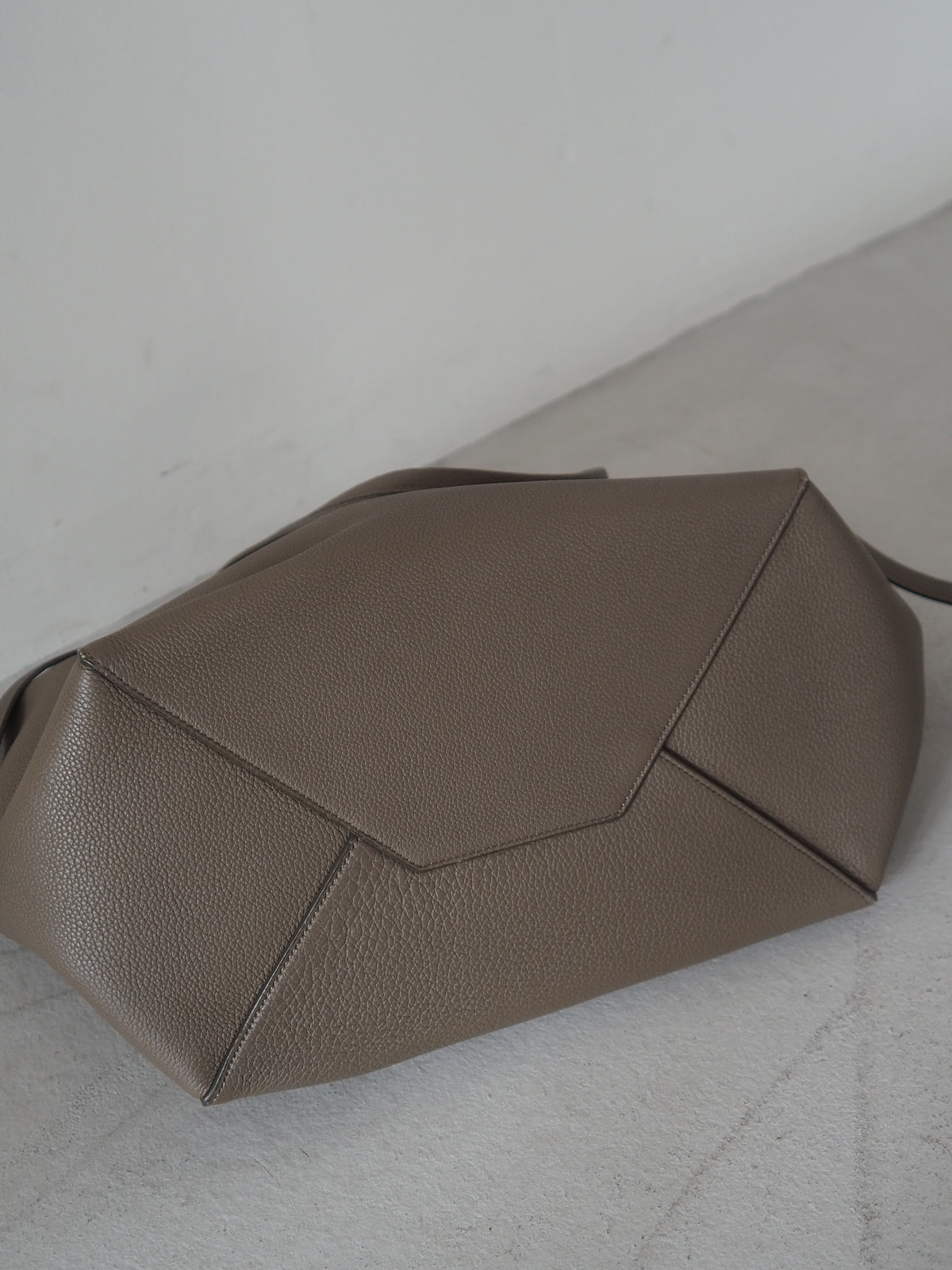 CÉLINE by Phoebe Philo Cabas Phantom Tote Bag