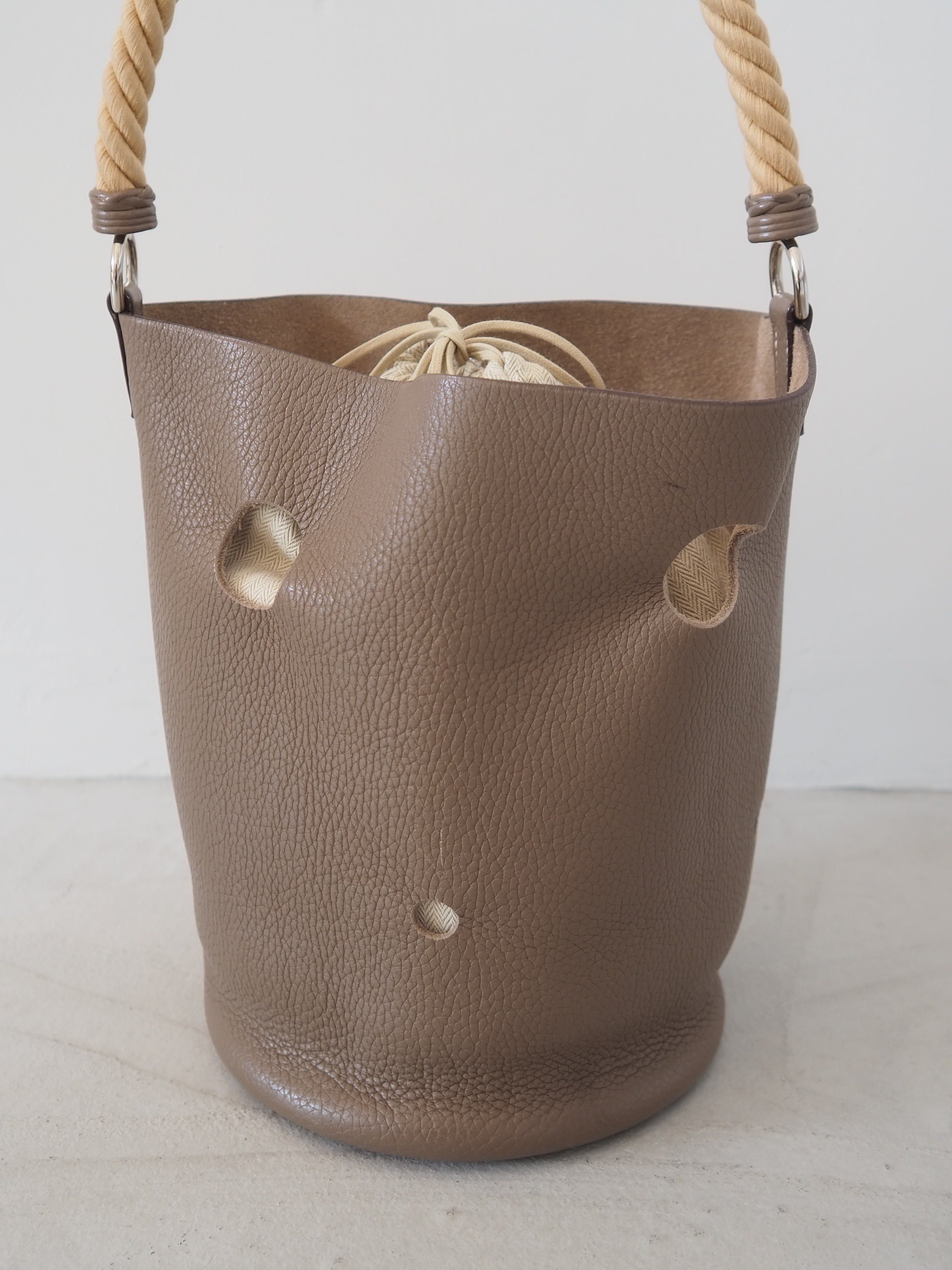 HERMÈS Mangeoire GM Shoulder Bag