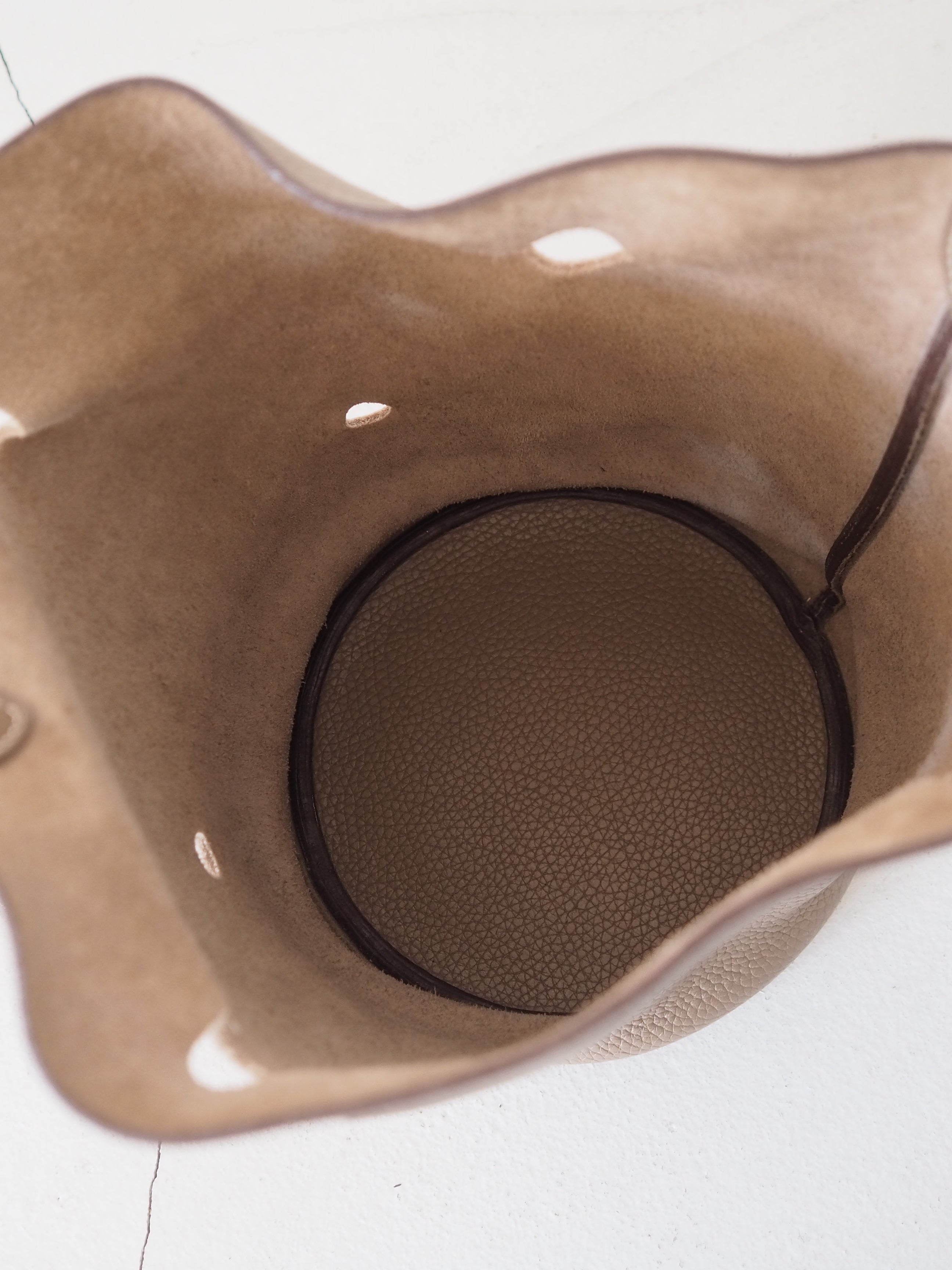 HERMÈS Mangeoire GM Shoulder Bag