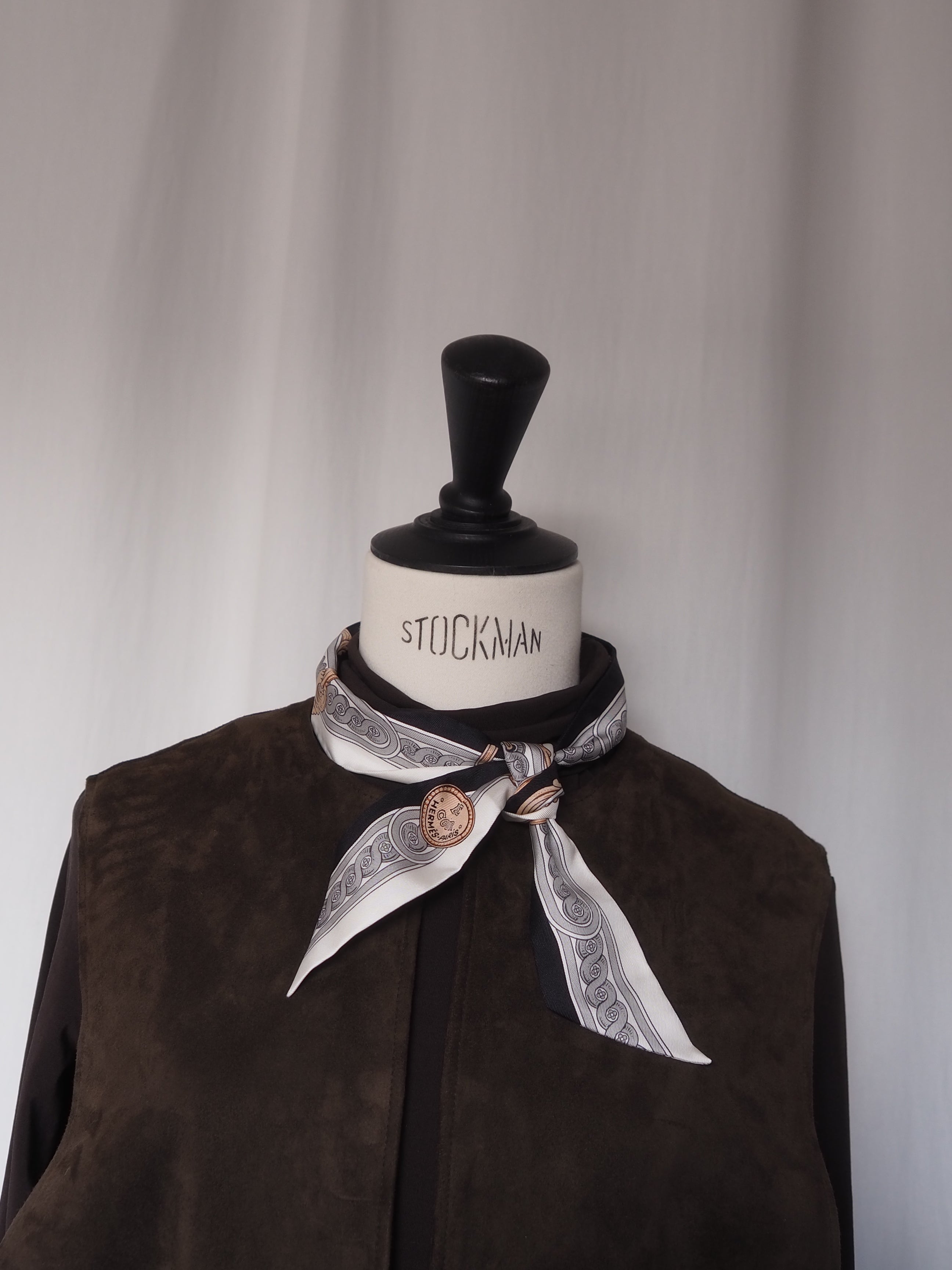 HERMÈS “Bride de Cour” Twilly Scarf