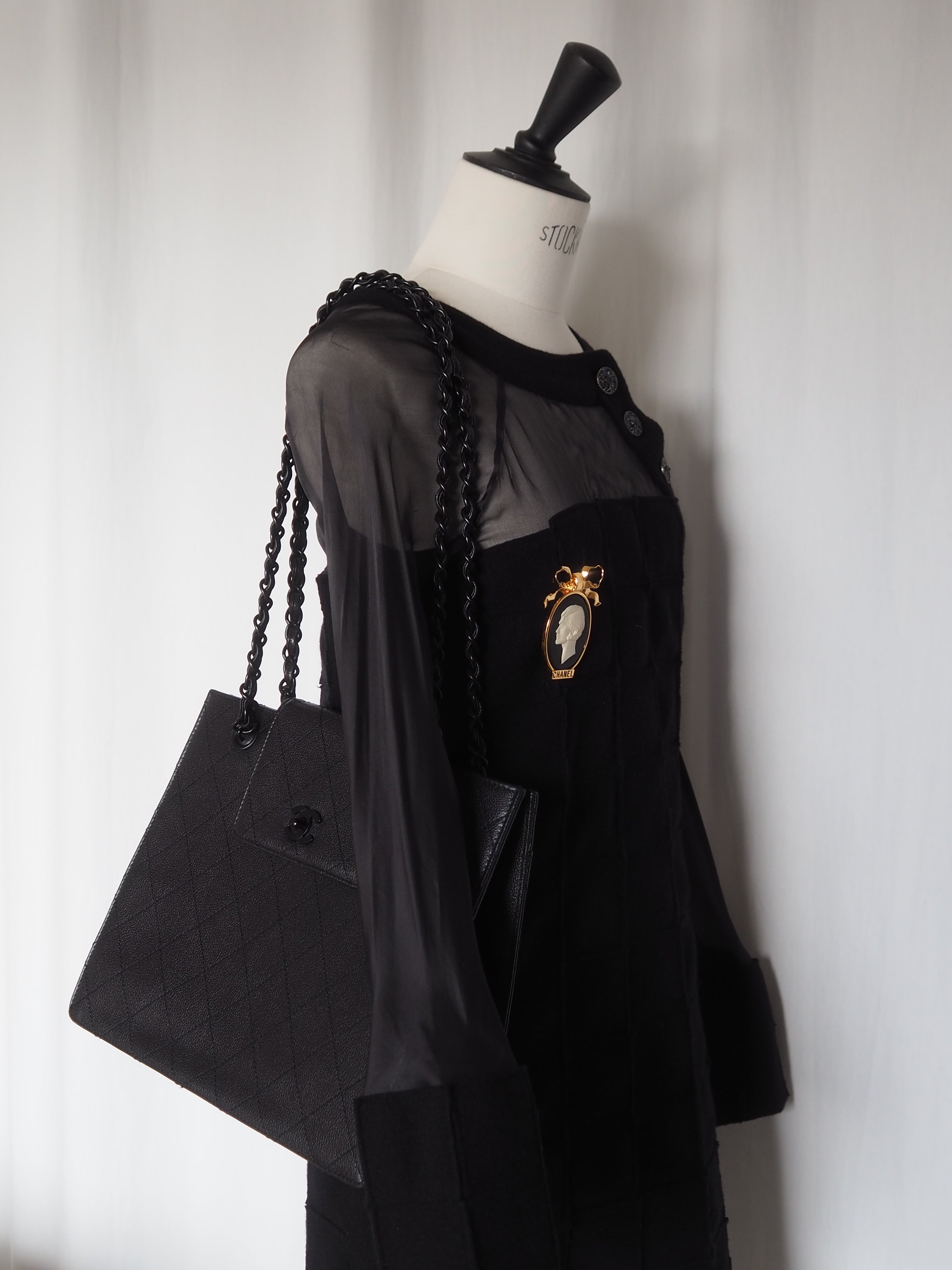 CHANEL シャネル キャビアスキン マトラッセ チェーン