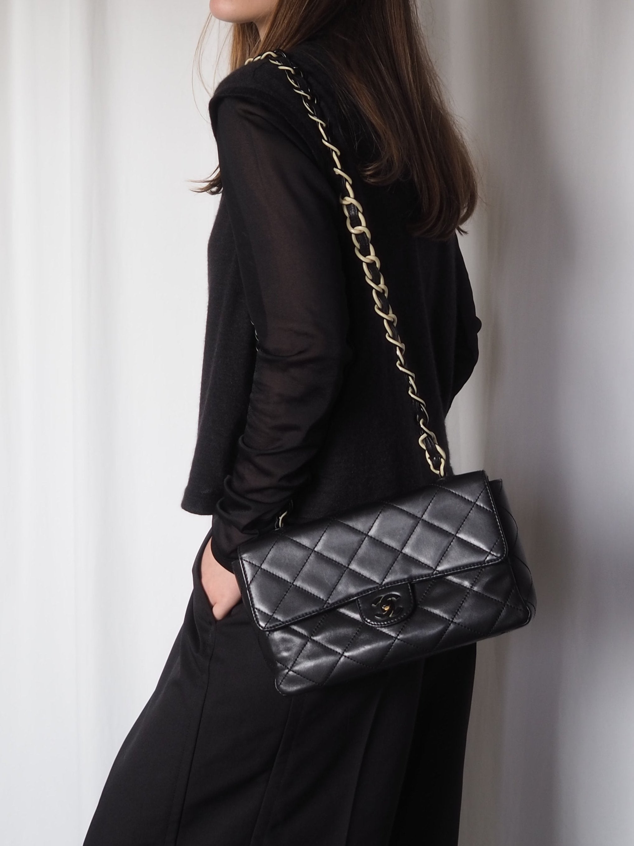 CHANEL Matelasse Resin Chain Shoulder Bag