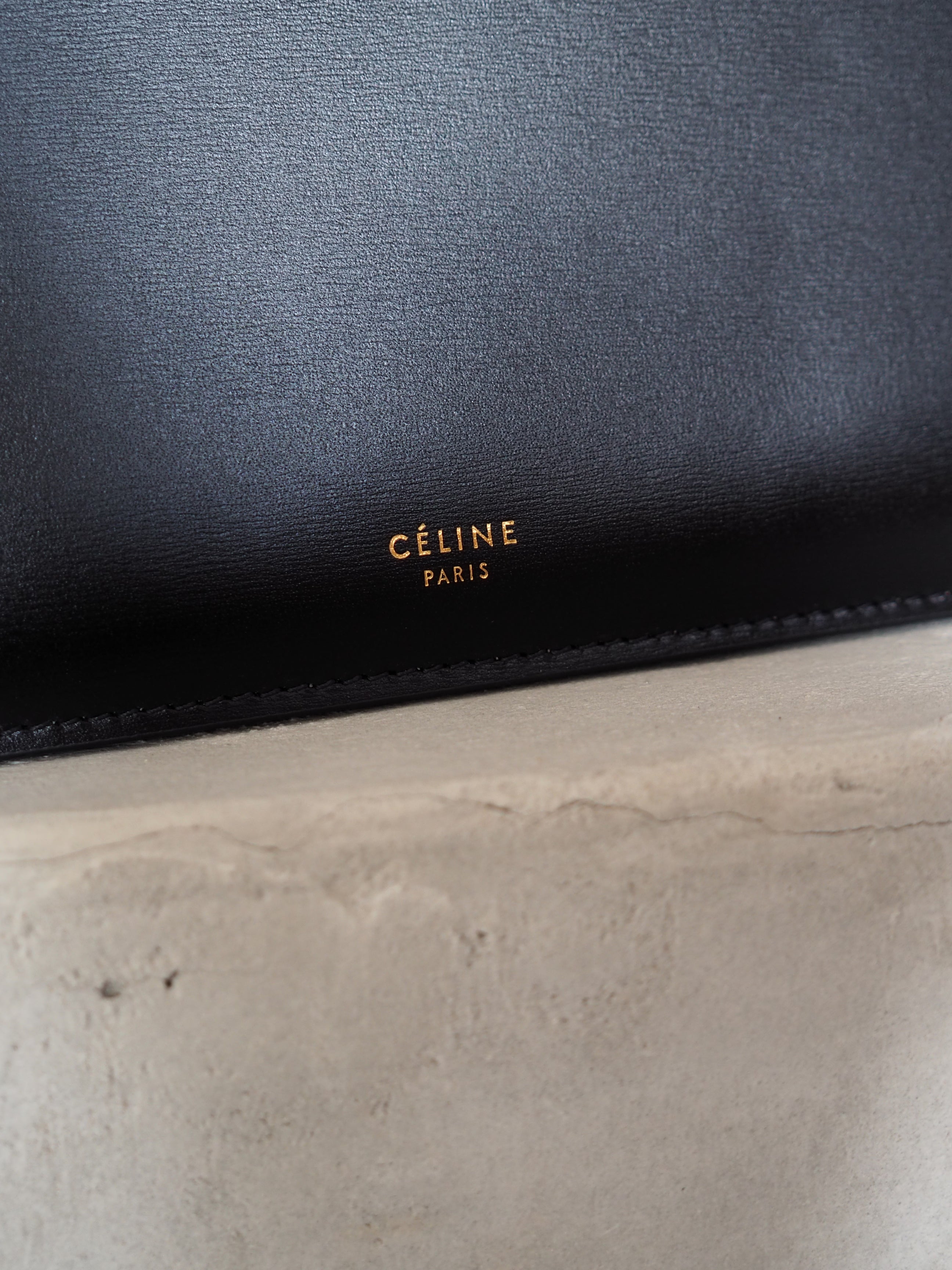 CELINE クラスプ ミディアム ハンドバッグ