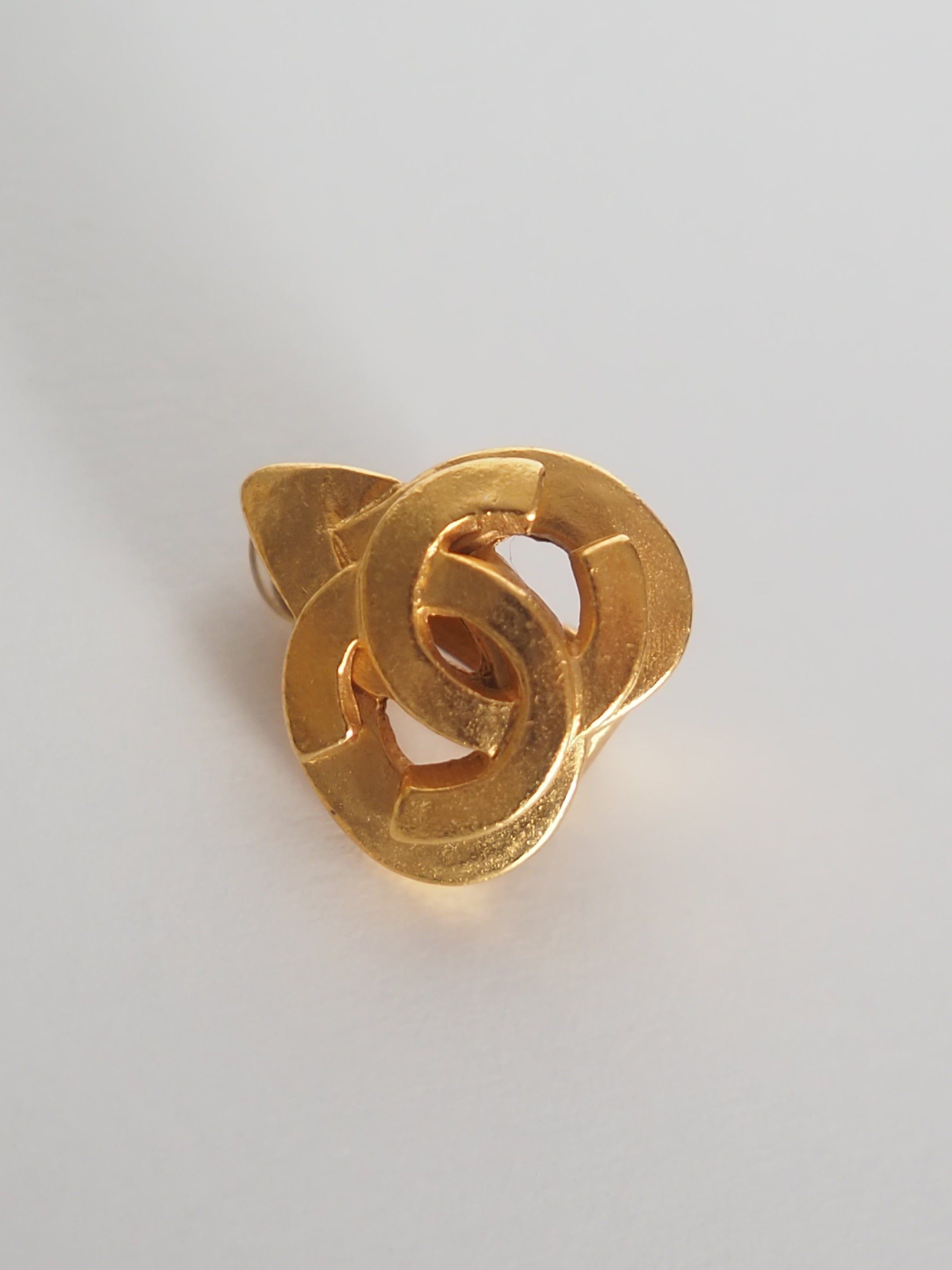 CHANEL Heart Earring Gold