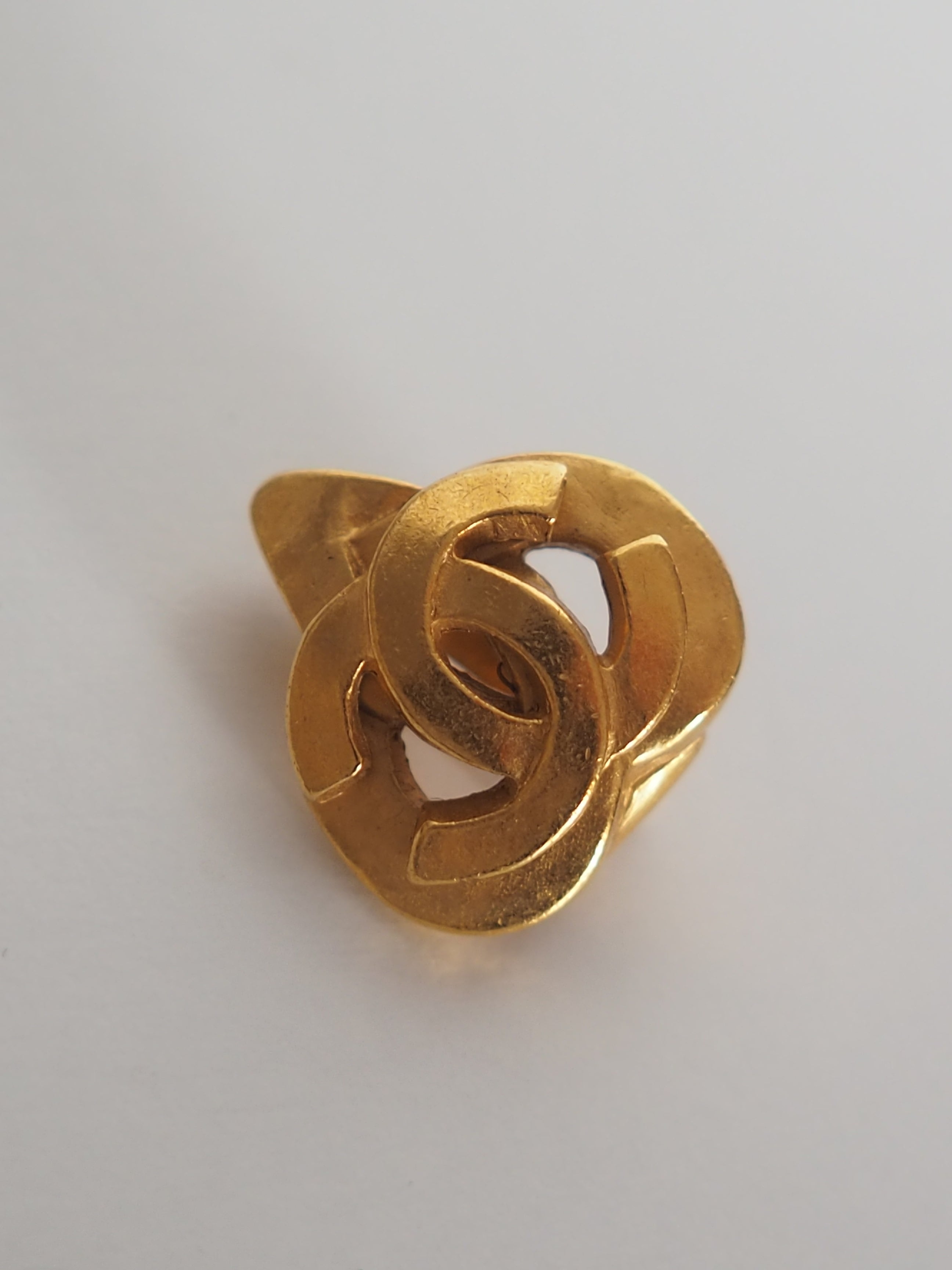 CHANEL Heart Earring Gold