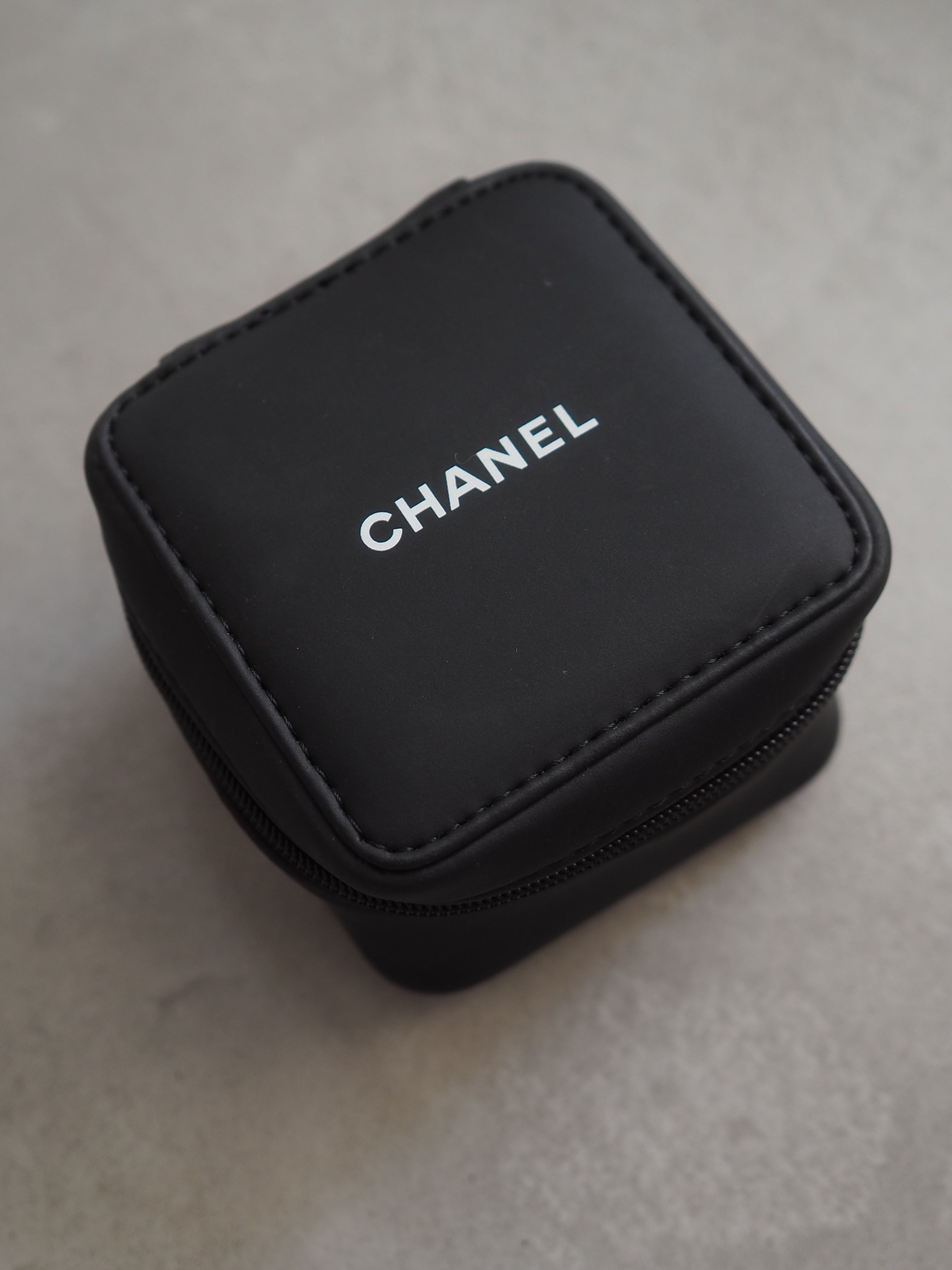 CHANEL シャネル マドモアゼル ウォッチ 腕時計 シルバー ブラック