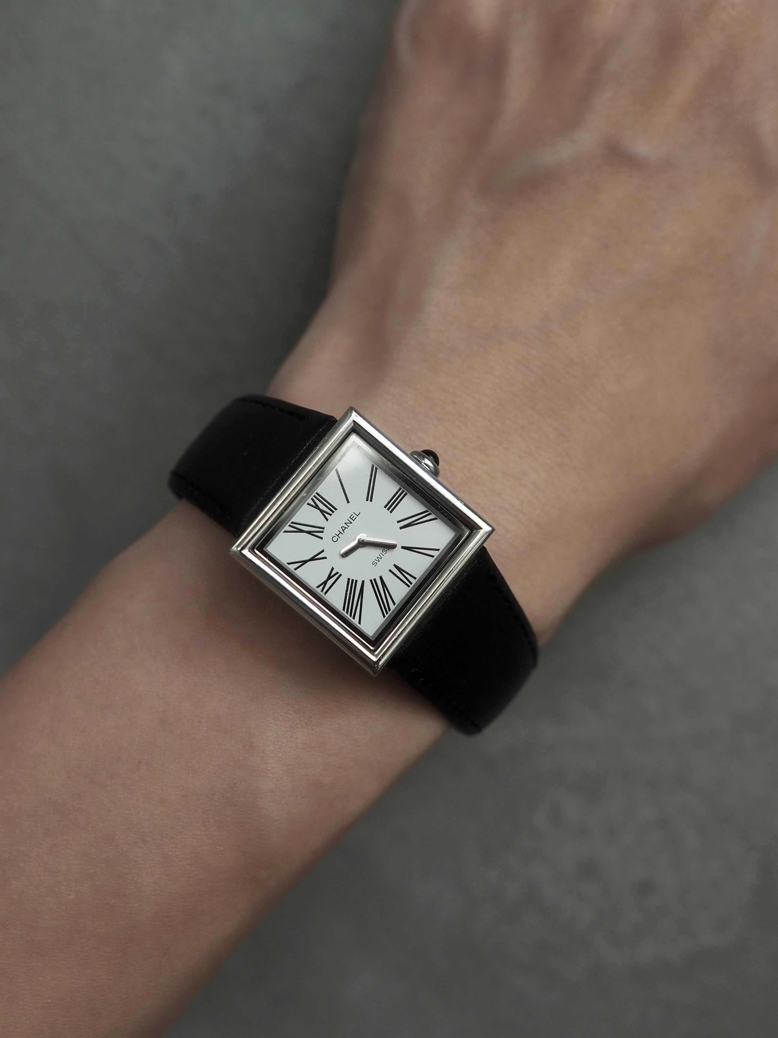 CHANEL シャネル マドモアゼル ウォッチ 腕時計 シルバー ブラック