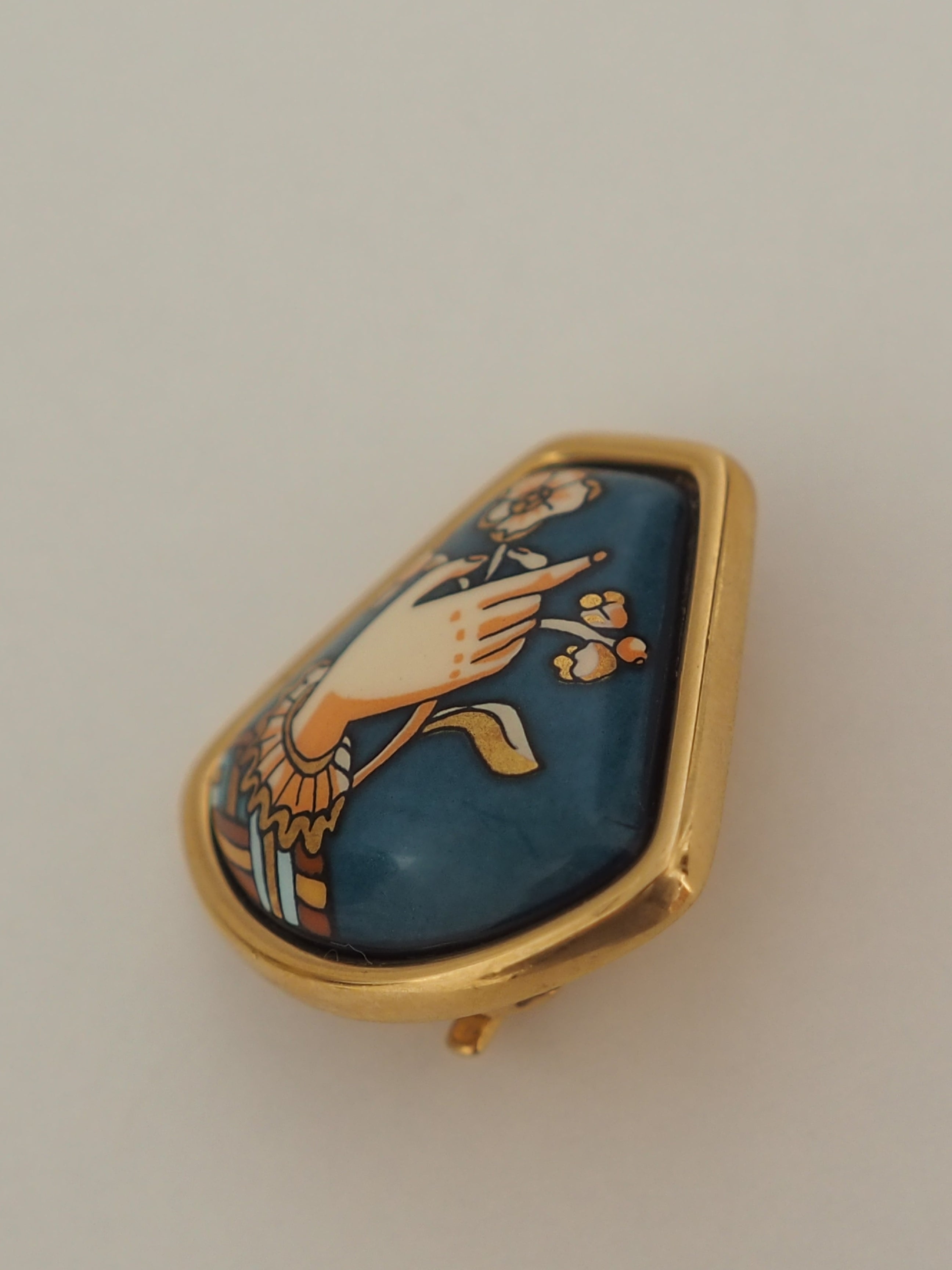 HERMÈS Emaille Earrings