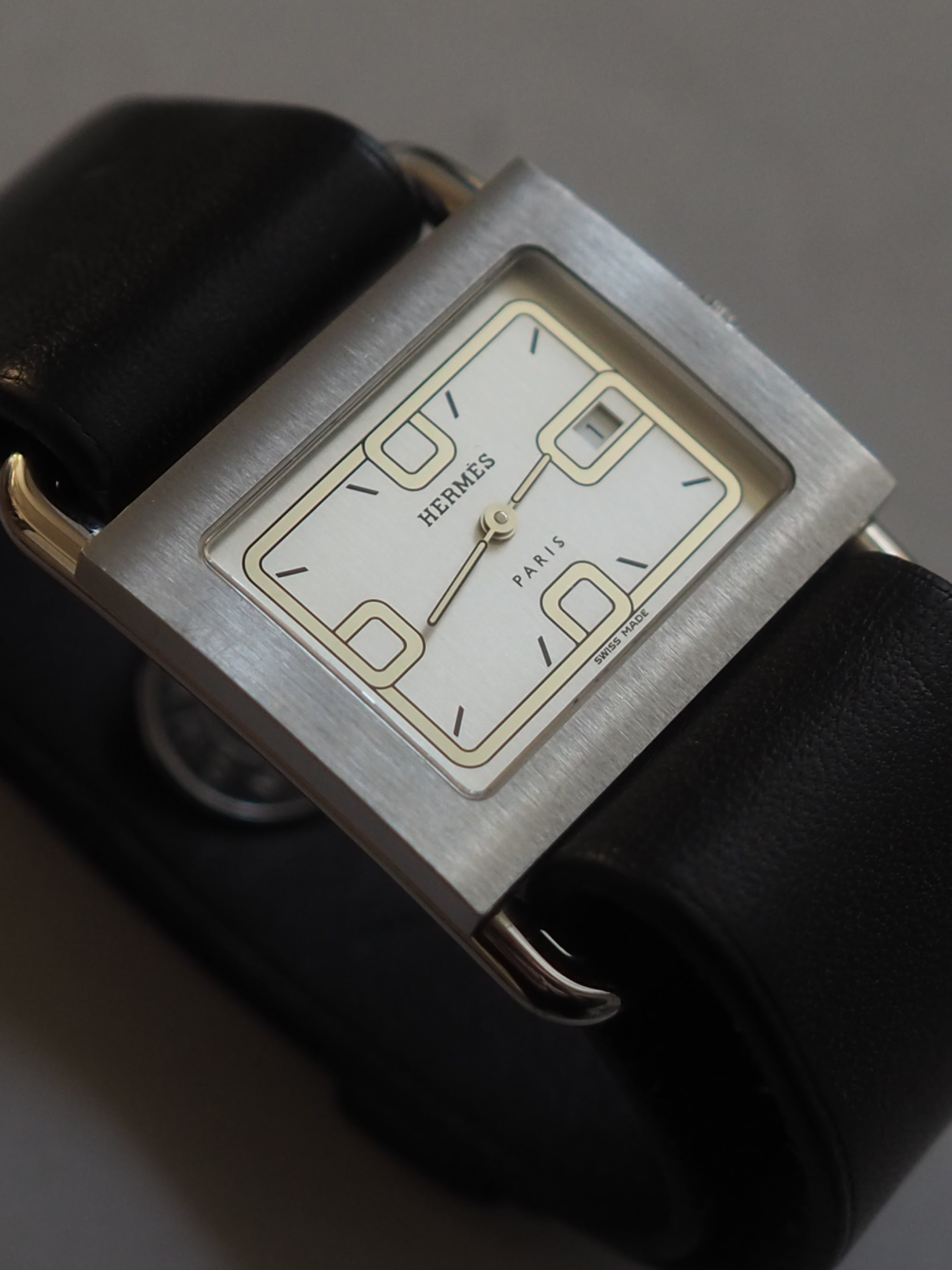 HERMES エルメス バレニア ウォッチ 腕時計 シルバー ブラック レザー HERMES エルメス バレニア ウォッチ 腕時計 シルバー ブラック レザー