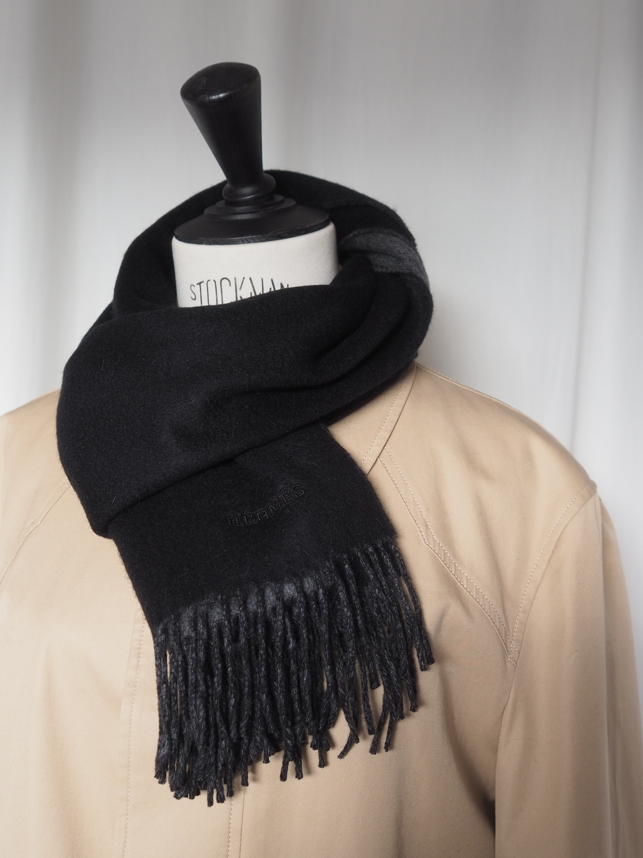 HERMÈS Reversible Bicolor Scarf