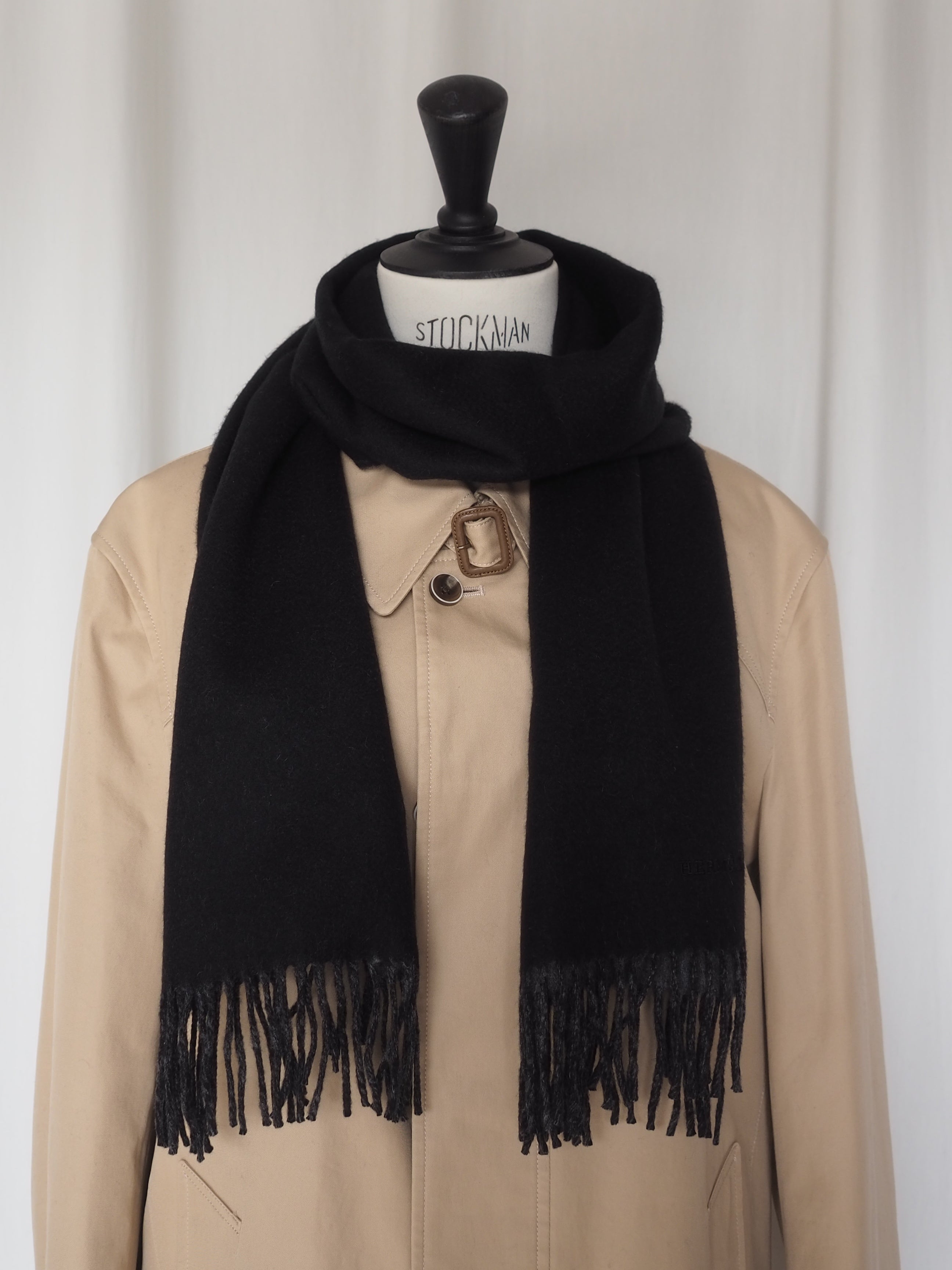 HERMÈS Reversible Bicolor Scarf