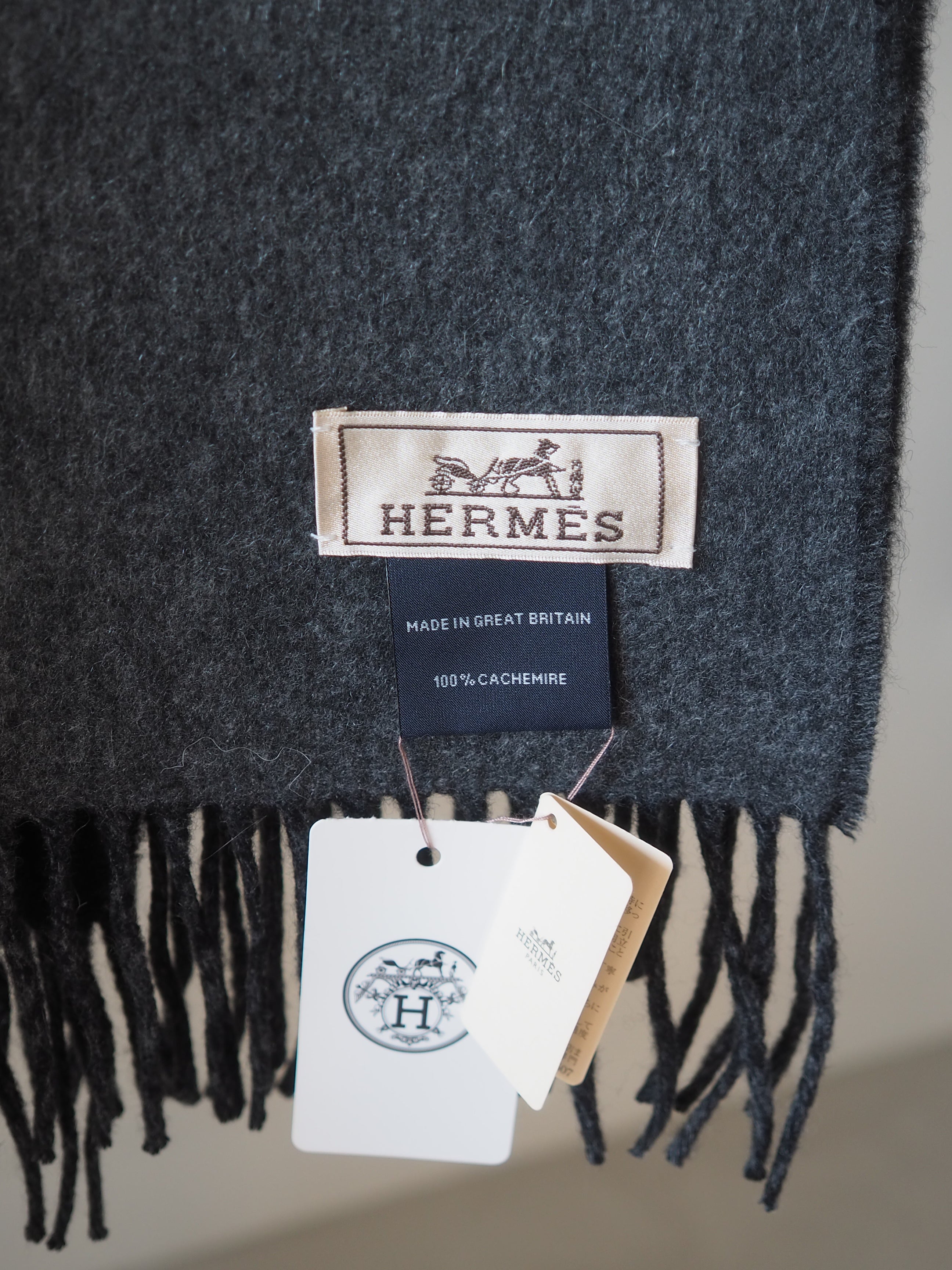 HERMÈS Reversible Bicolor Scarf