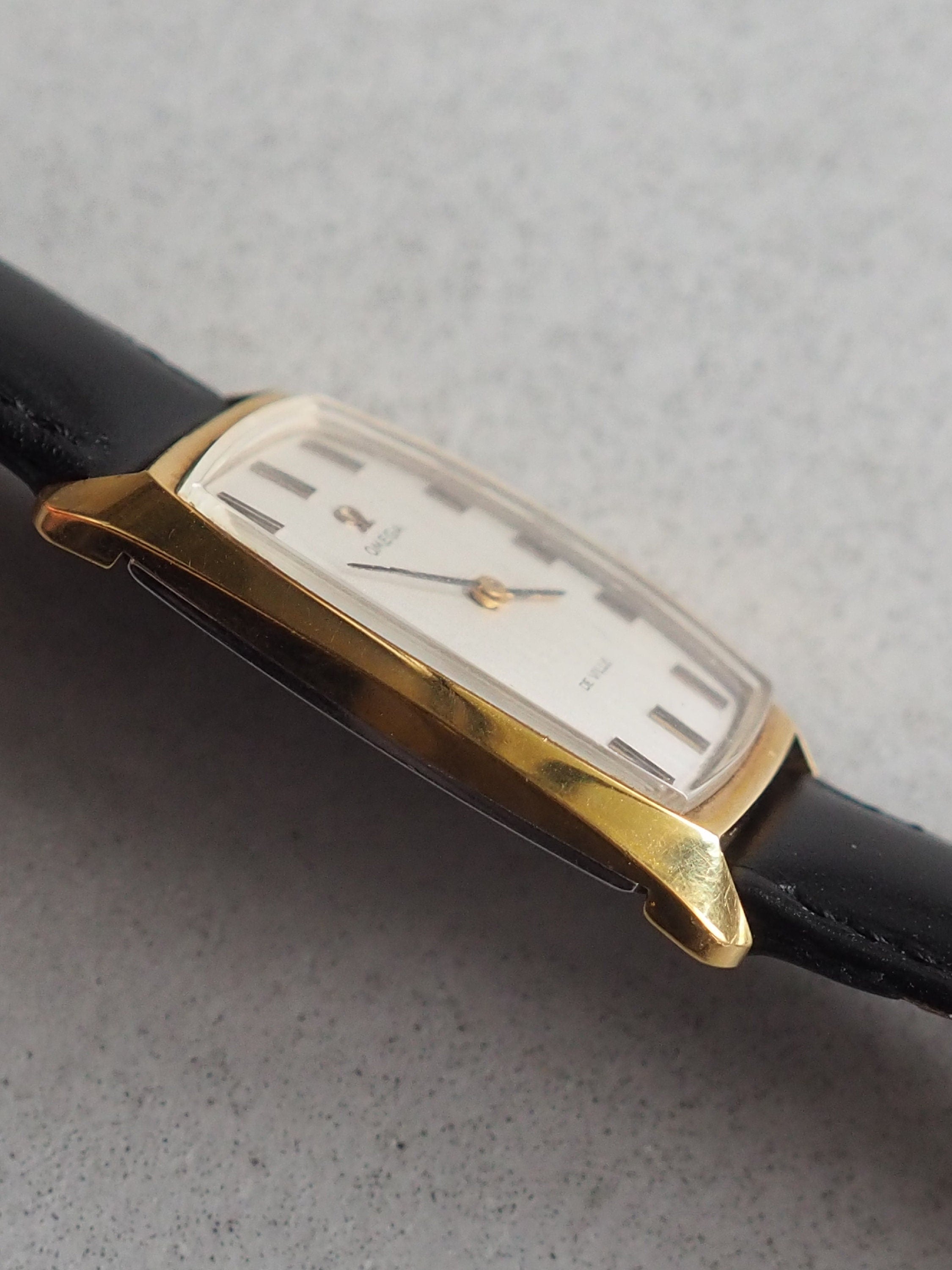 OMEGA DE VILLE Watch Gold Electroplate Stainless steel Leather Black Ladies Vintage Antique Authentic