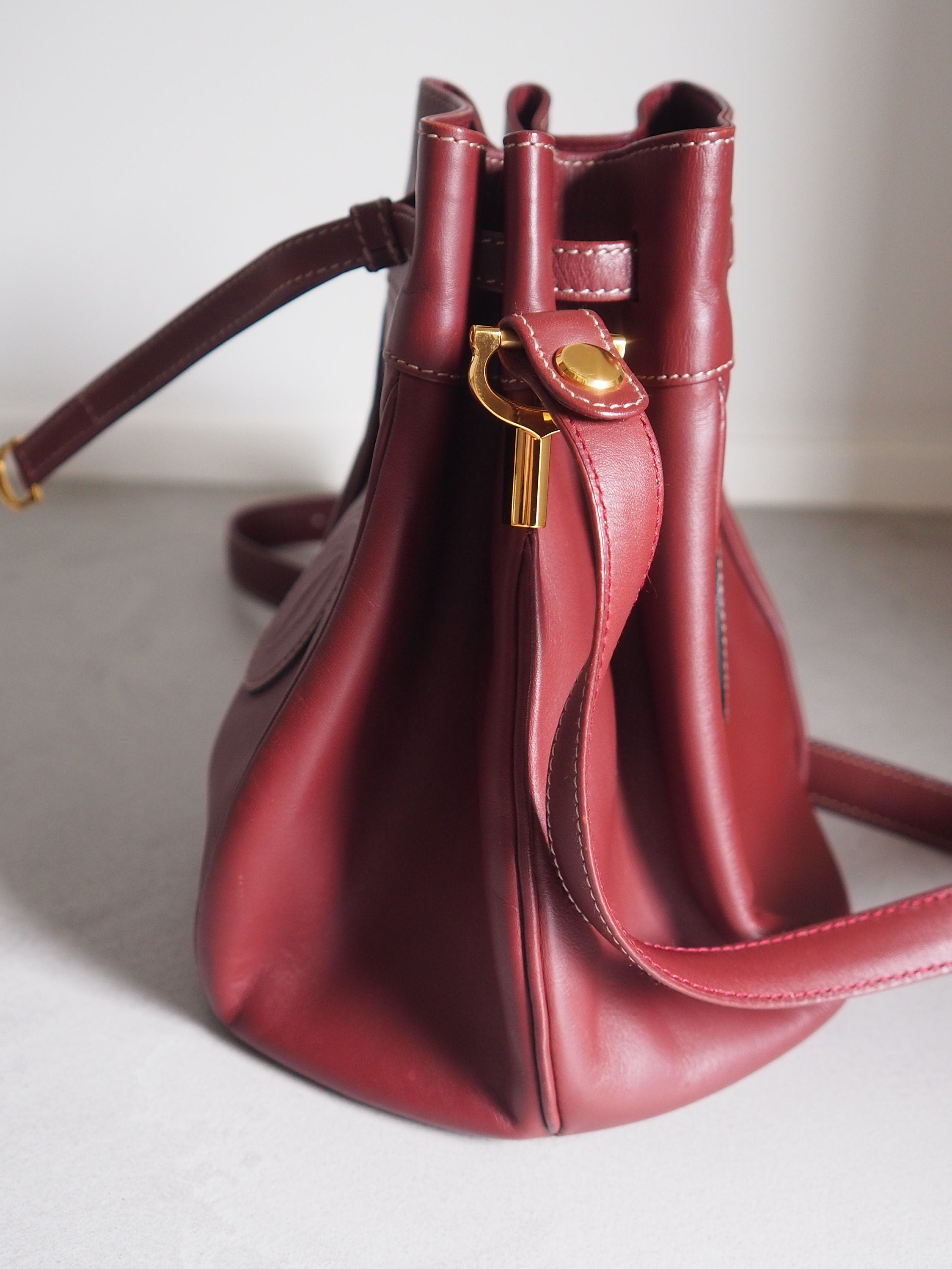 Cartier Must Line Drawstring Shoulder bag Red Bordeaux Leather Vintage Authentic