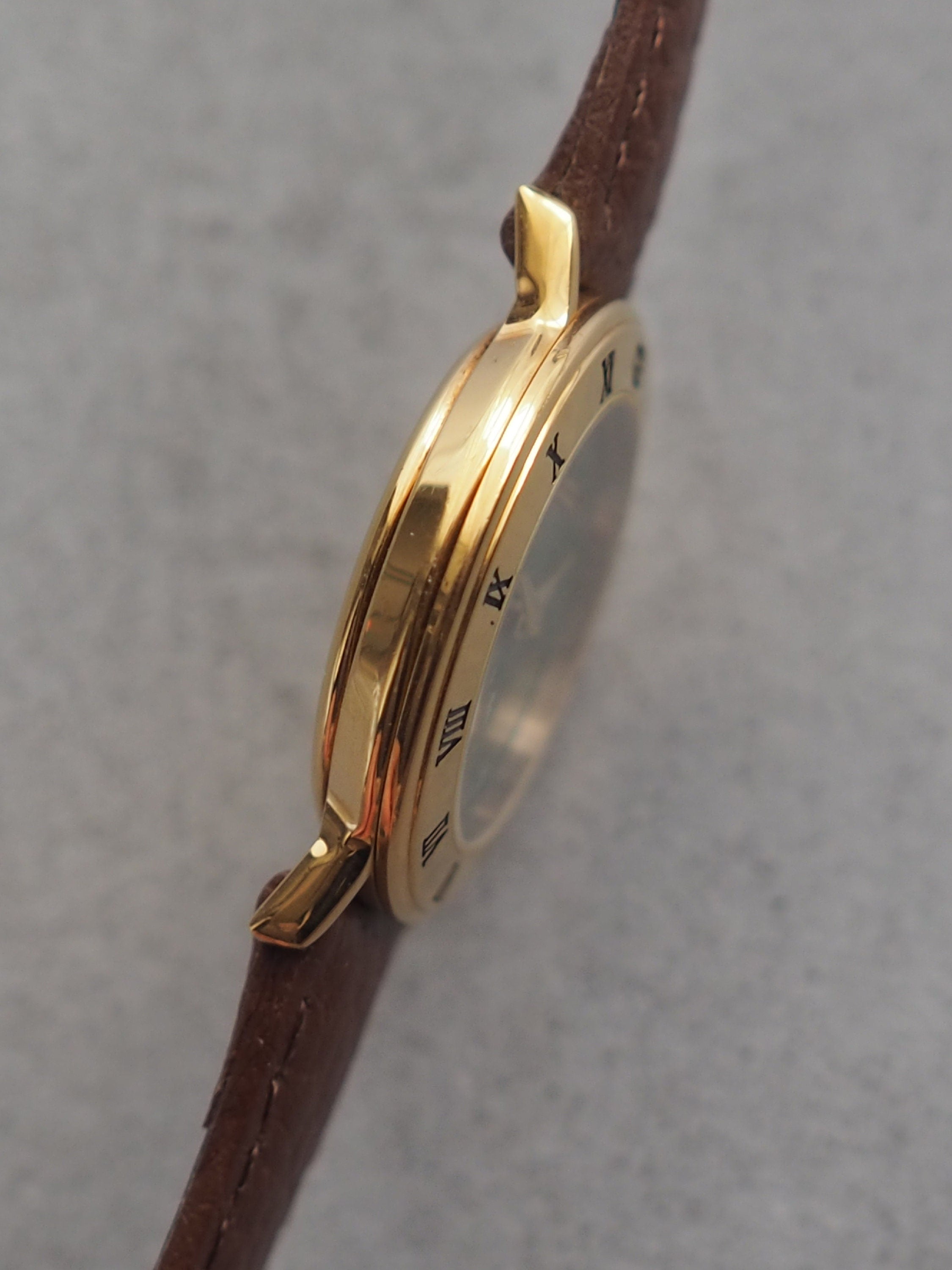 GUCCI GG Round Watch Wristwatch Gold Metal Green Brown Leather Vintage Authentic