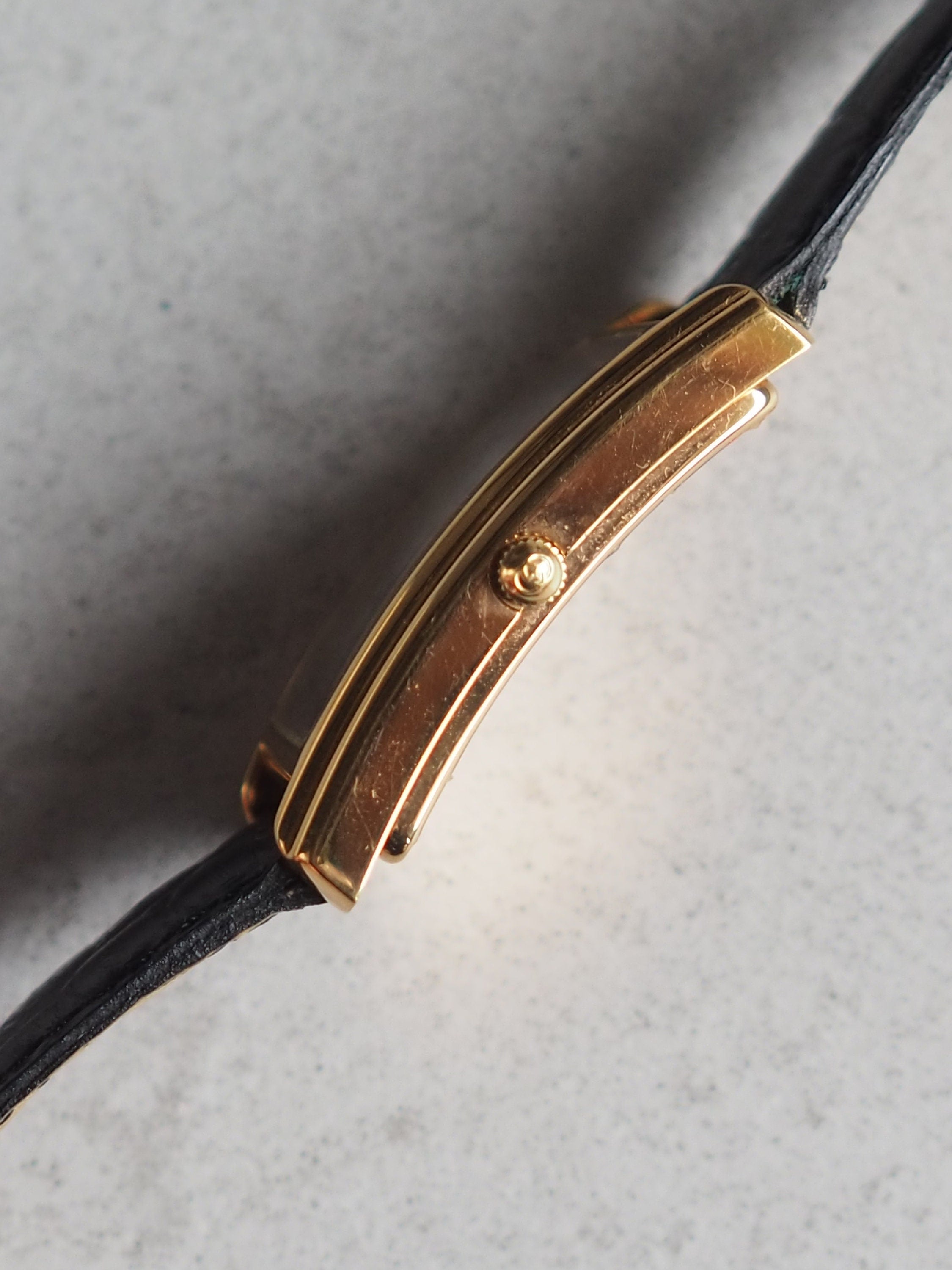 GUCCI Square Watch Wristwatch Gold Metal Black Leather Unisex Vintage Authentic