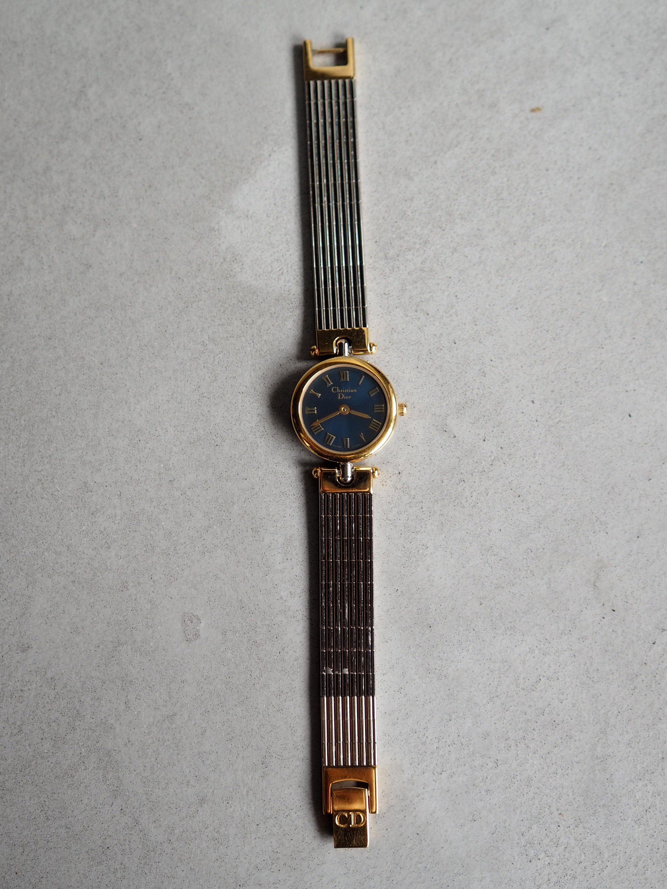 Christian Dior Round Logo Watch Gold Silver Metal Quartz Wristwatch Ladies Vintage Authentic