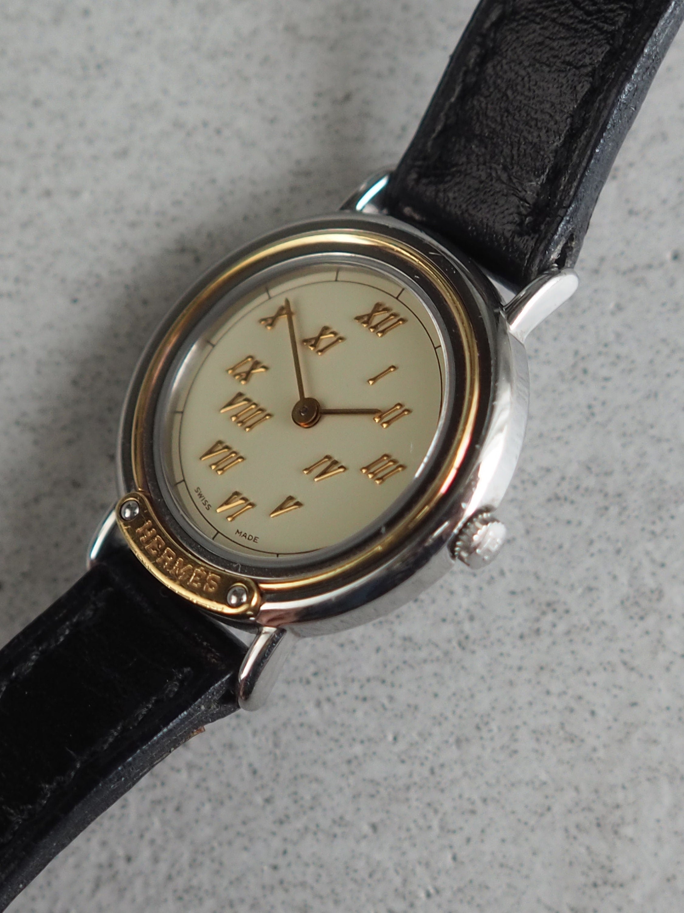 HERMES Meteor Watch Quartz Gold Silver Dial Black Leather Ladies Wristwatch Vintage Authentic