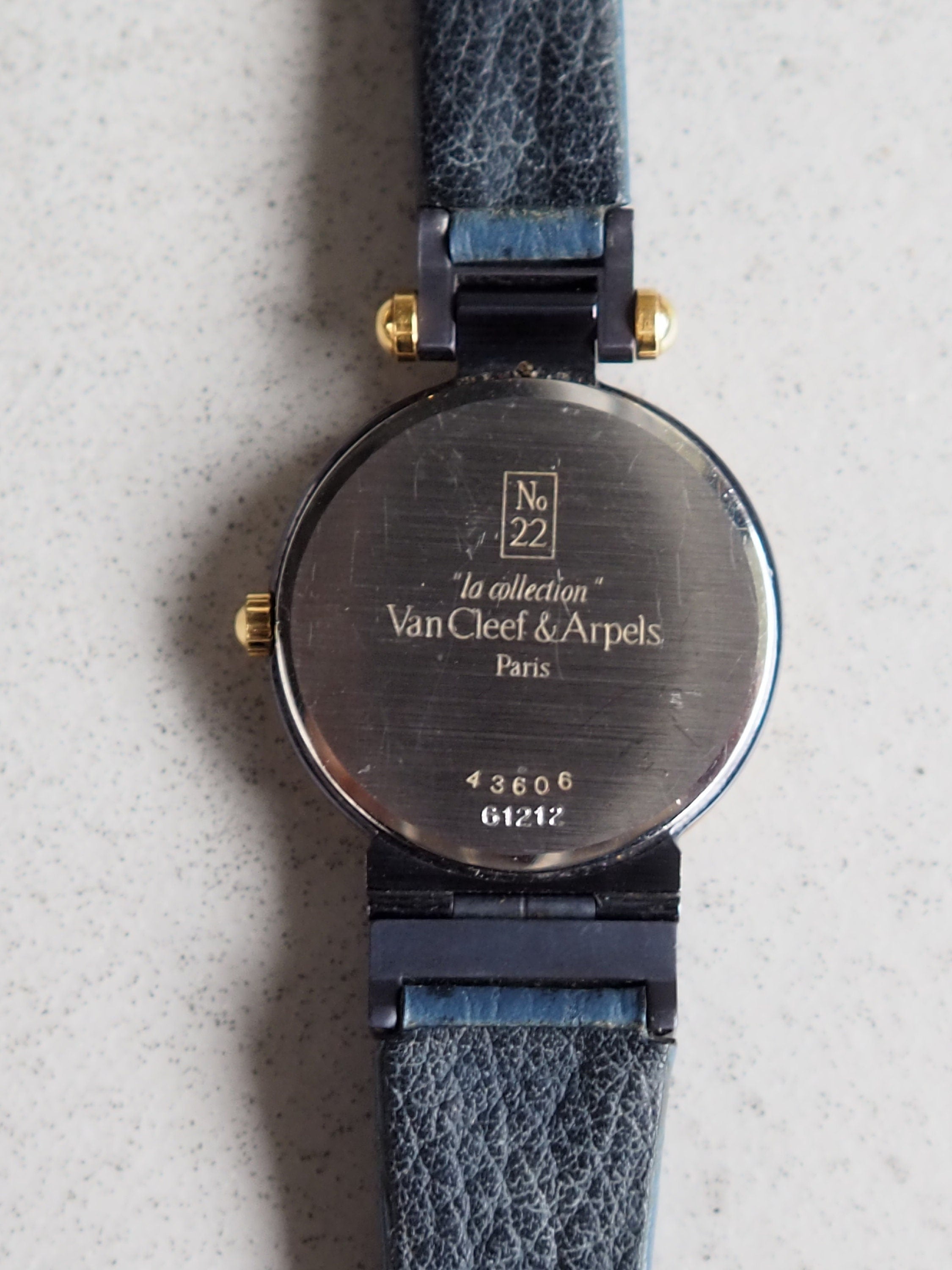 Van Cleef & Arpels La Collection Round Watch Wristwatch Gold Metal Blue Leather Ladies Vintage Authentic