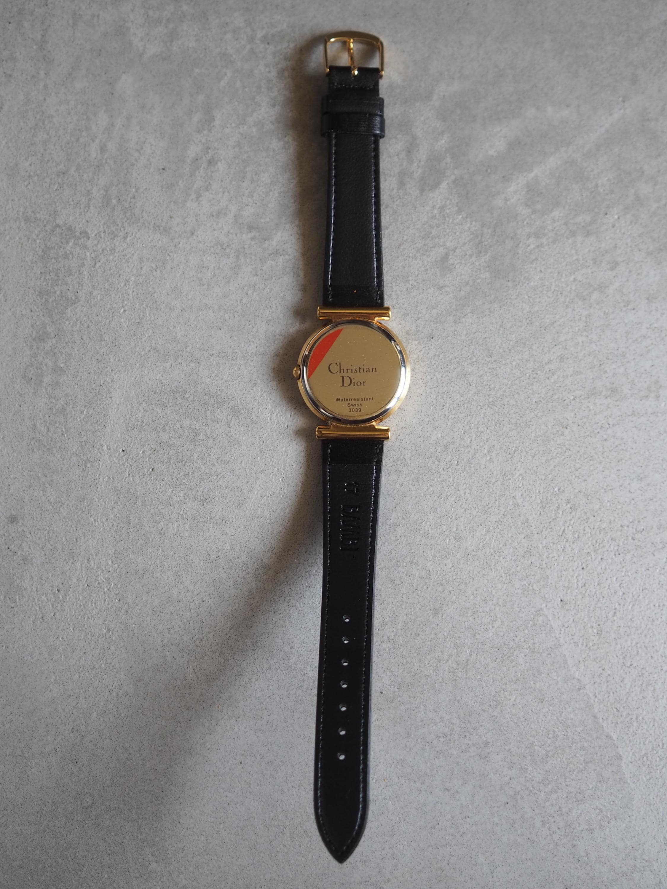 Christian Dior Round Emblem Logos Watch Gold Metal Leather Quartz Wristwatch Unisex Vintage Authentic