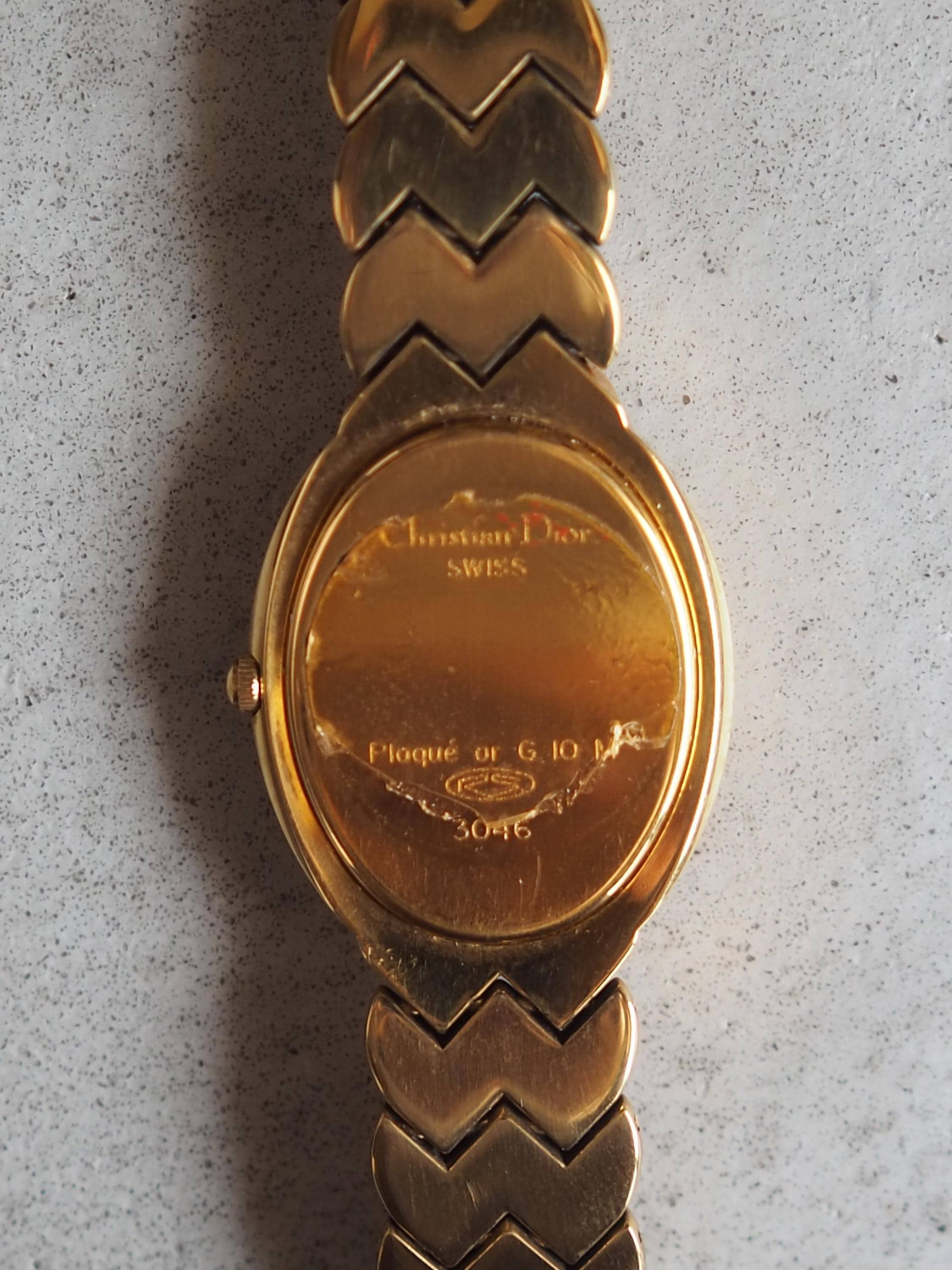 Christian Dior Emblem Logo Watch Gold Metal Quartz Wristwatch Ladies Vintage Authentic