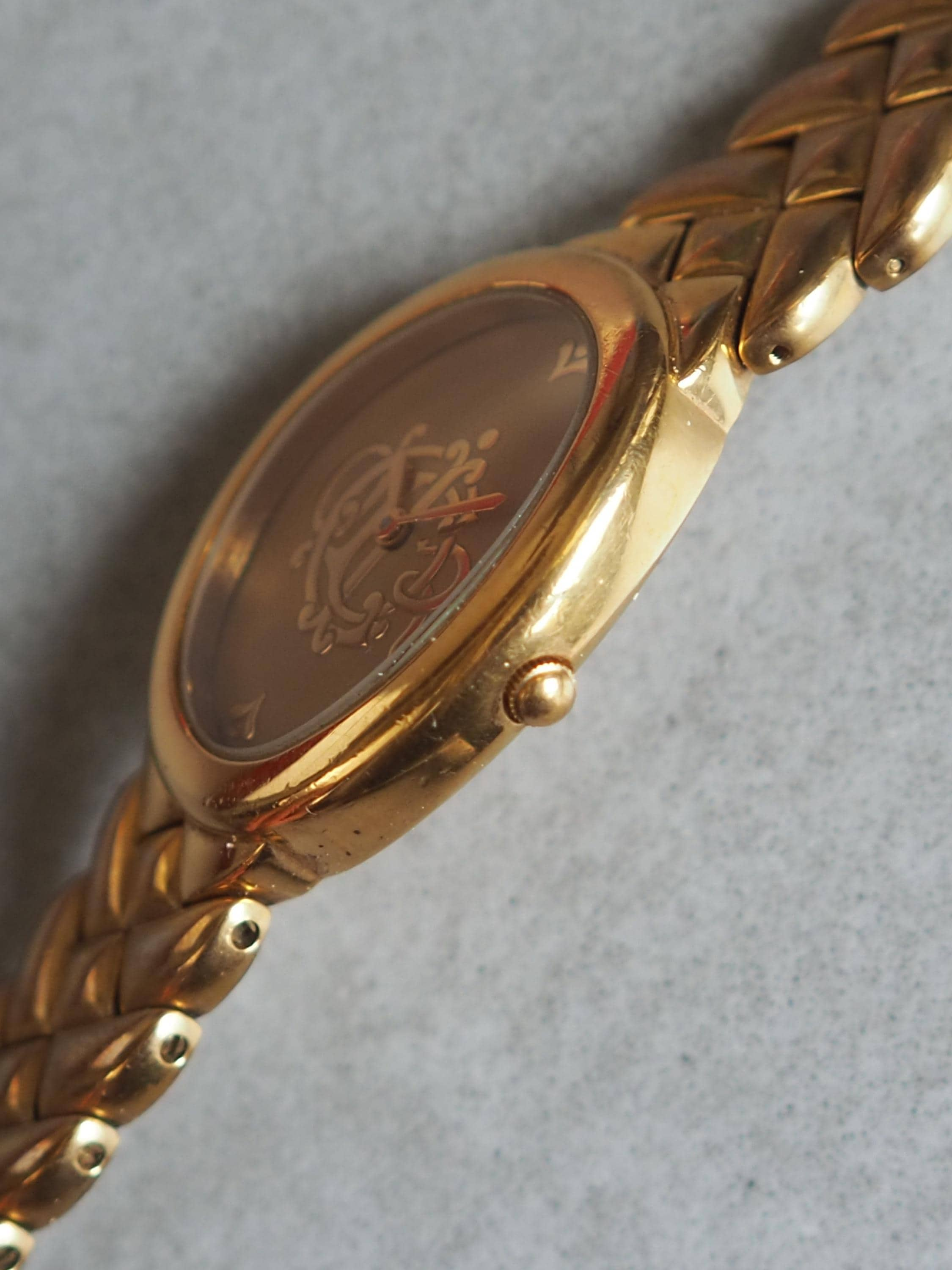 Christian Dior Emblem Logo Watch Gold Metal Quartz Wristwatch Ladies Vintage Authentic