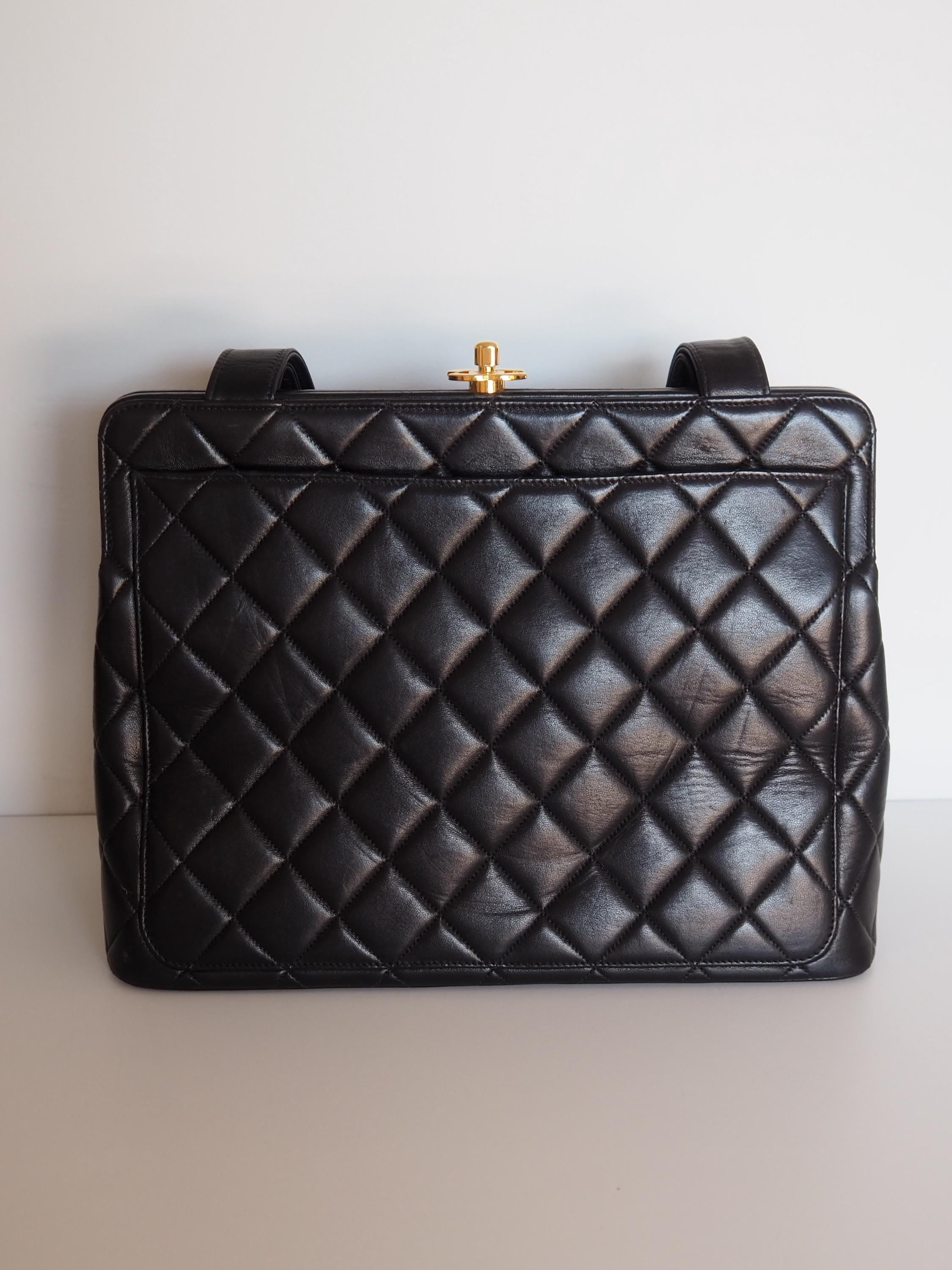 CHANEL Matelasse Quilted CC Clasp Shoulder Bag Black Vintage Authentic