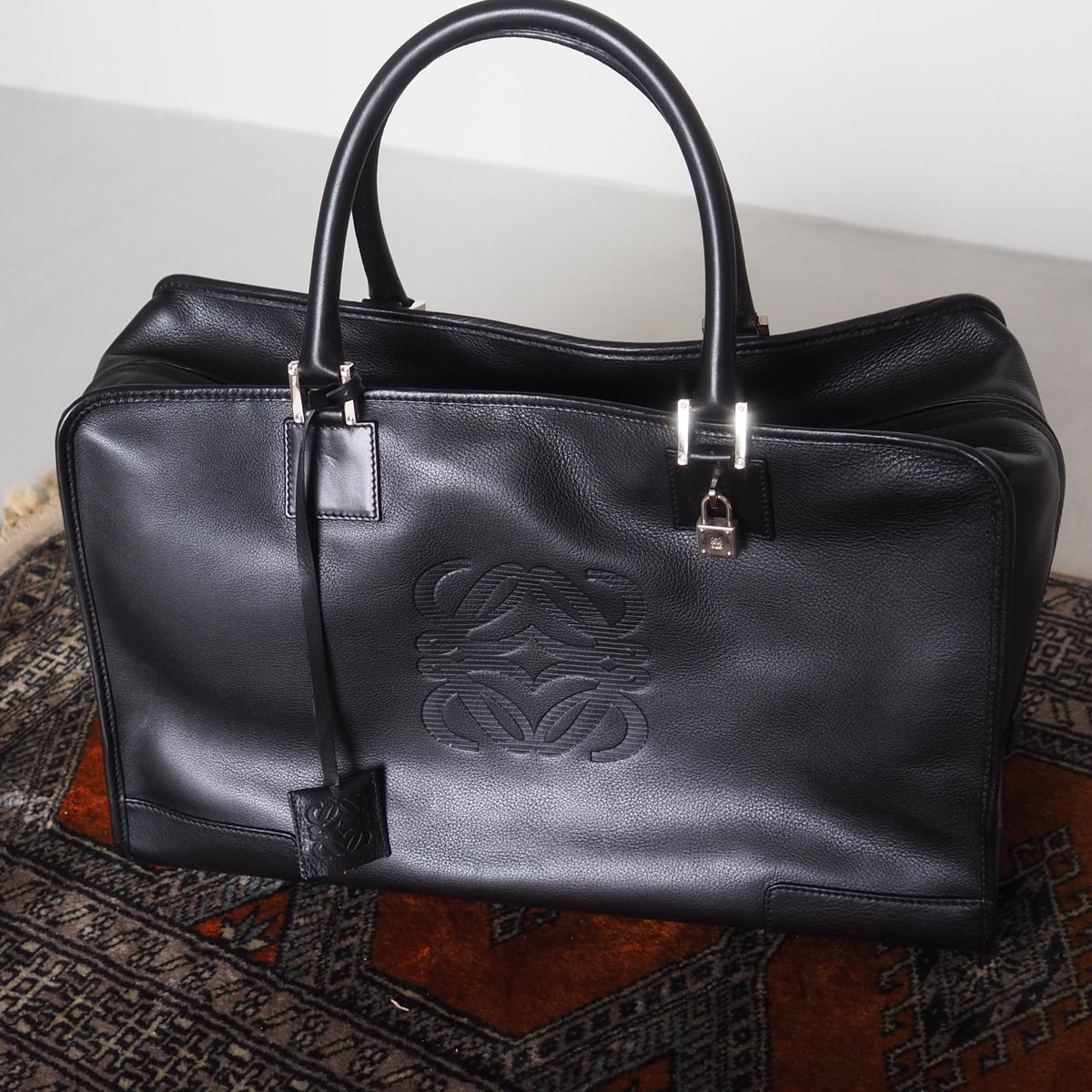 LOEWE ロエベ アマソナ 44 ボストンバッグ 旅行バッグ ブラック 