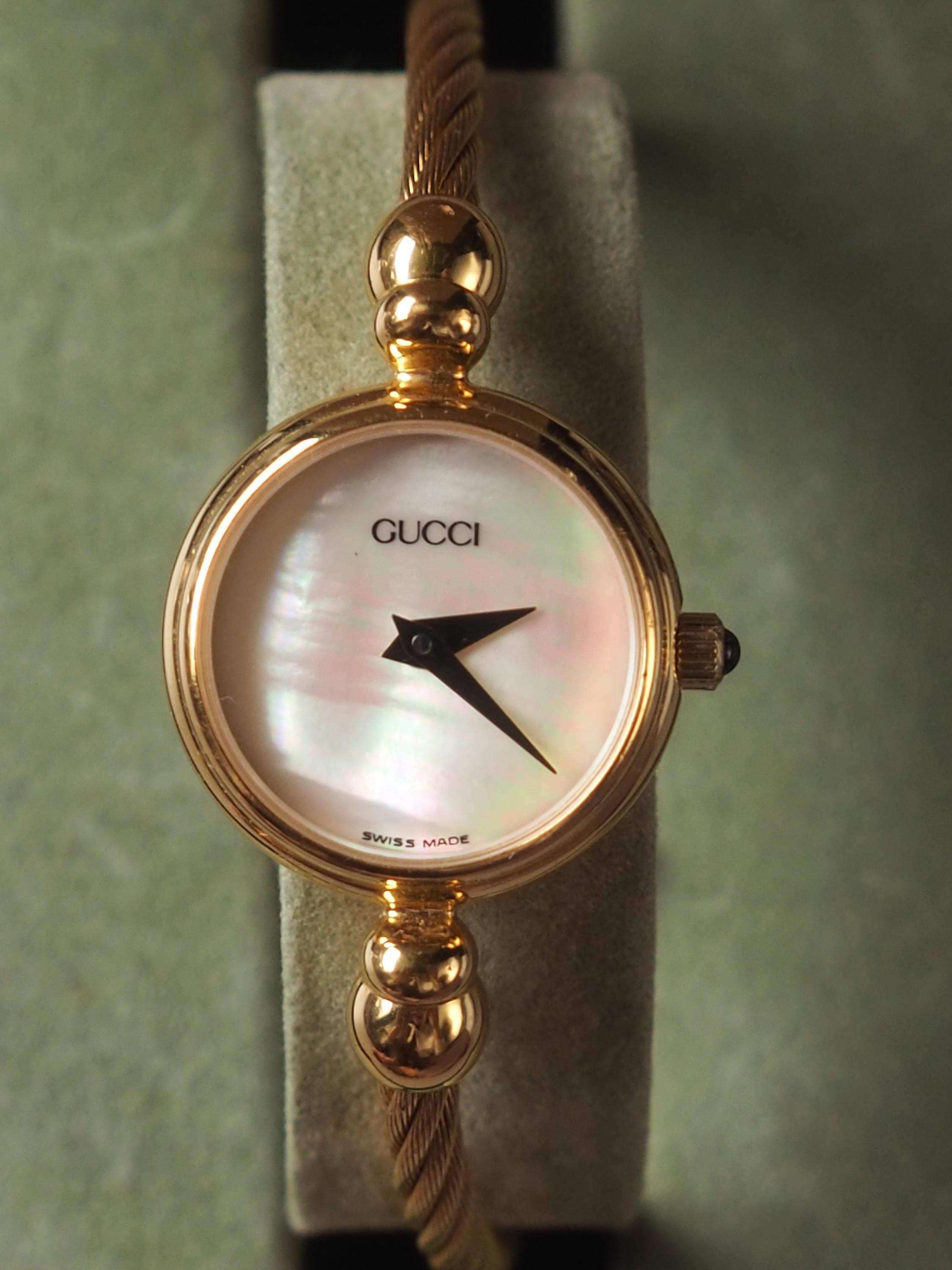 GUCCI Shell Bangle Watch Wristwatch Gold Metal Vintage Authentic