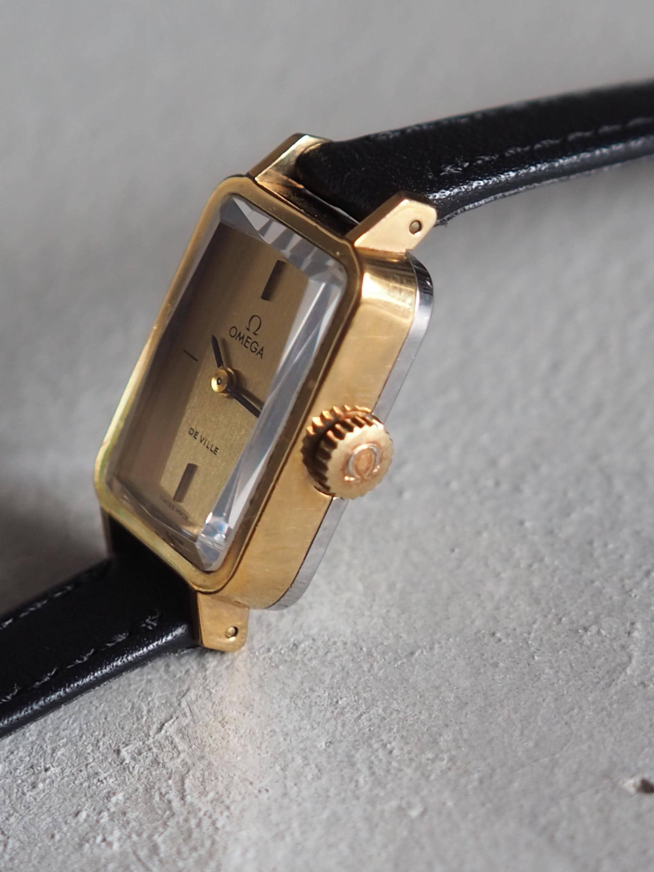 OMEGA DE VILLE Square Watch Gold Color Stainless steel Black Leather Ladies Vintage Antique Authentic