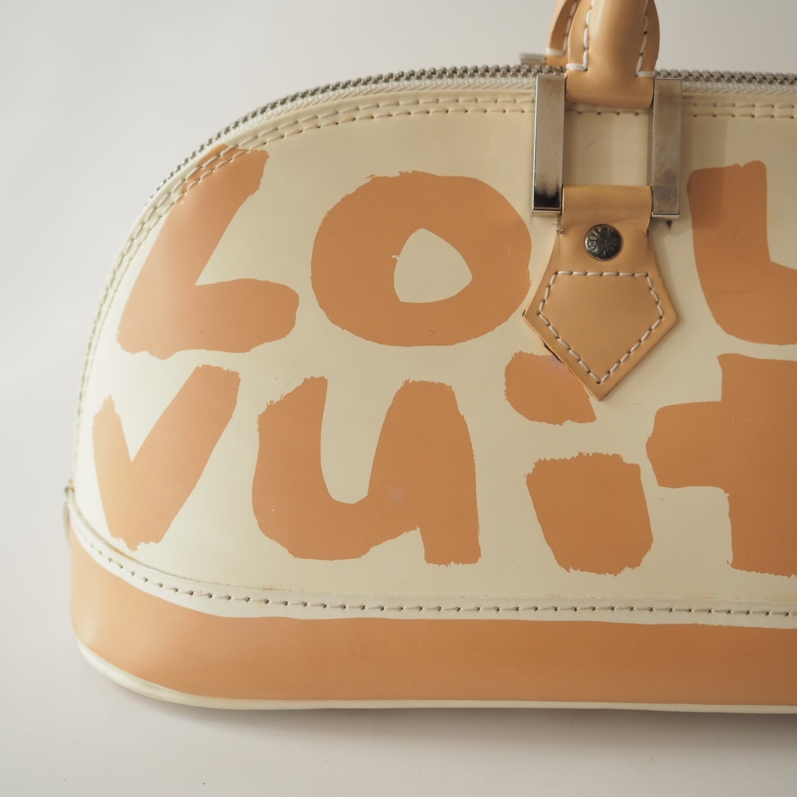 LOUIS VUITTON Graffiti Alma Horizontal Hand bag