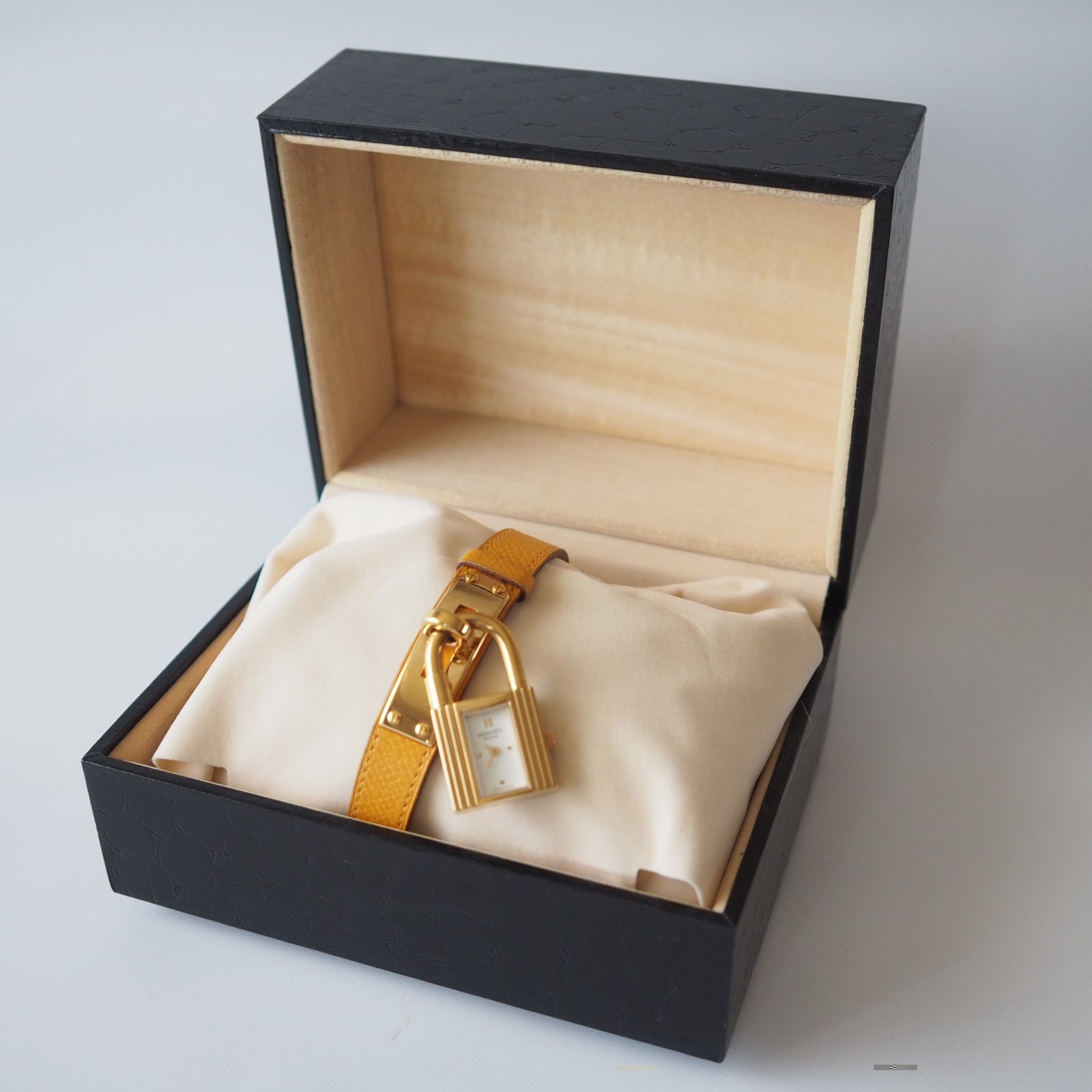 Hermes Kelly Watch Wrist Watch Gold Yellow