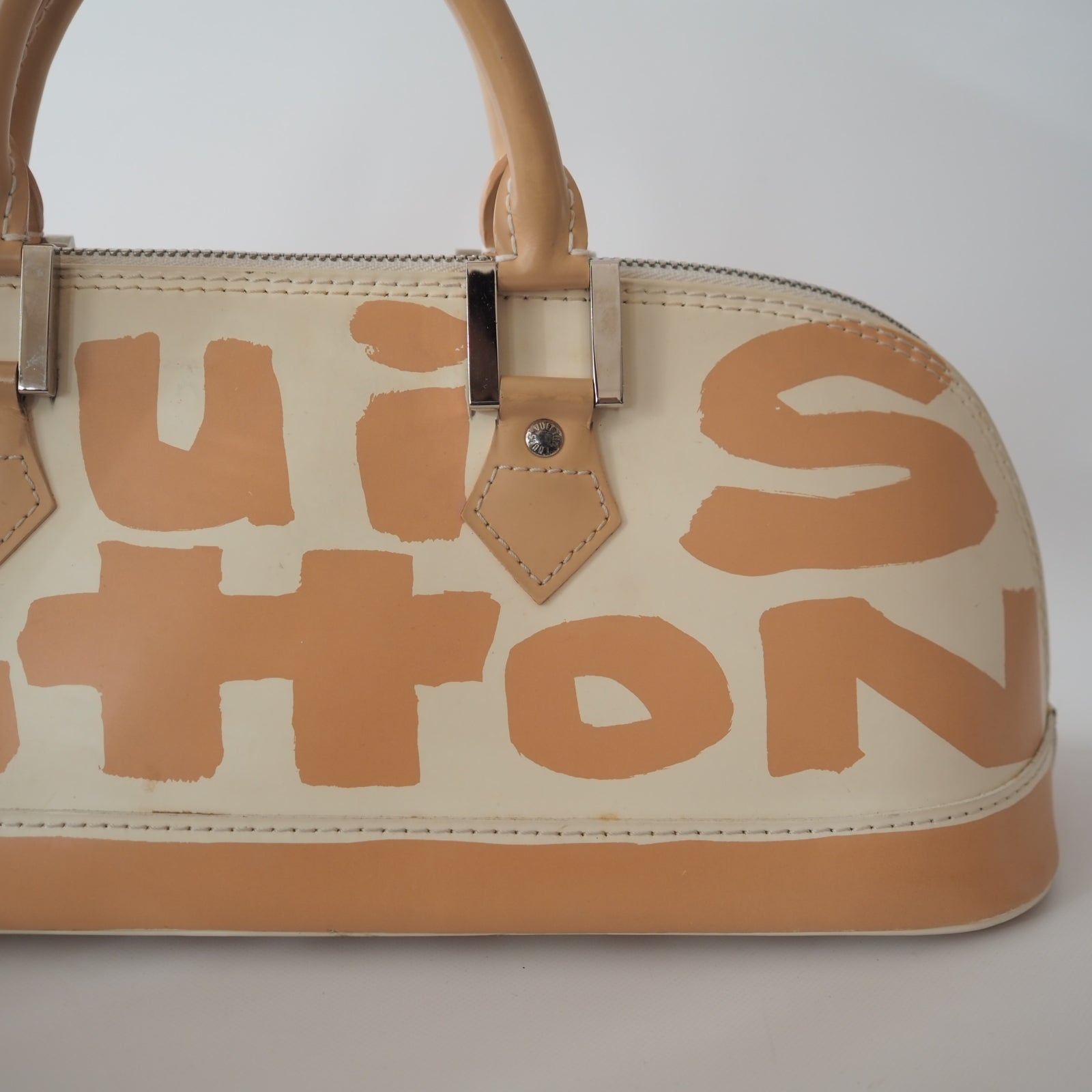 LOUIS VUITTON Graffiti Alma Horizontal Hand bag