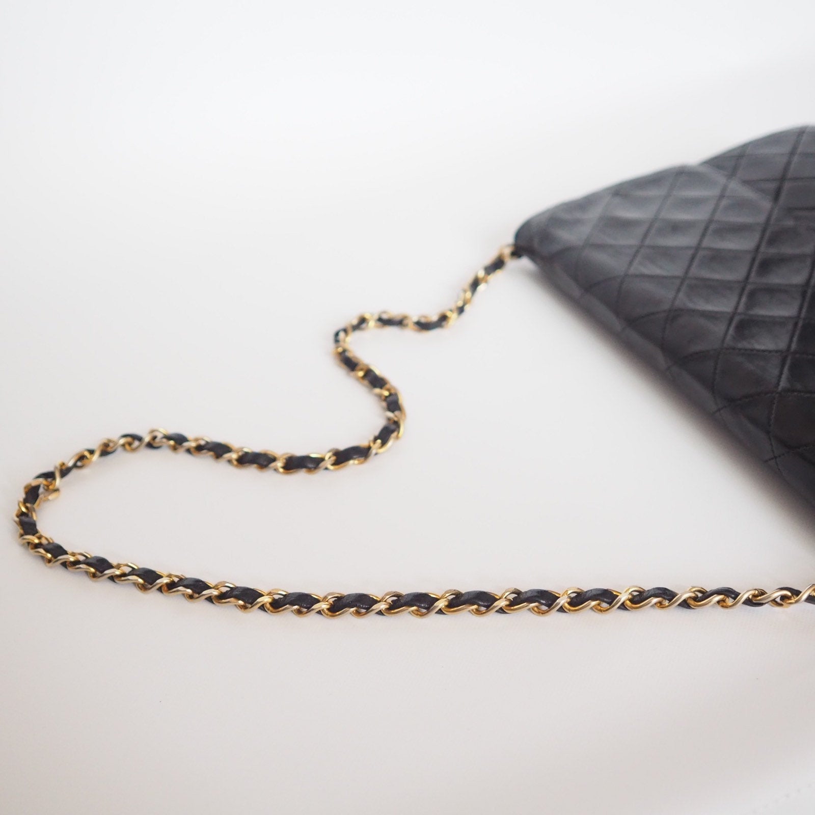 CHANEL Matelasse Quilted CC Logo  Chain Shoulder Bag Black vintage Authentic