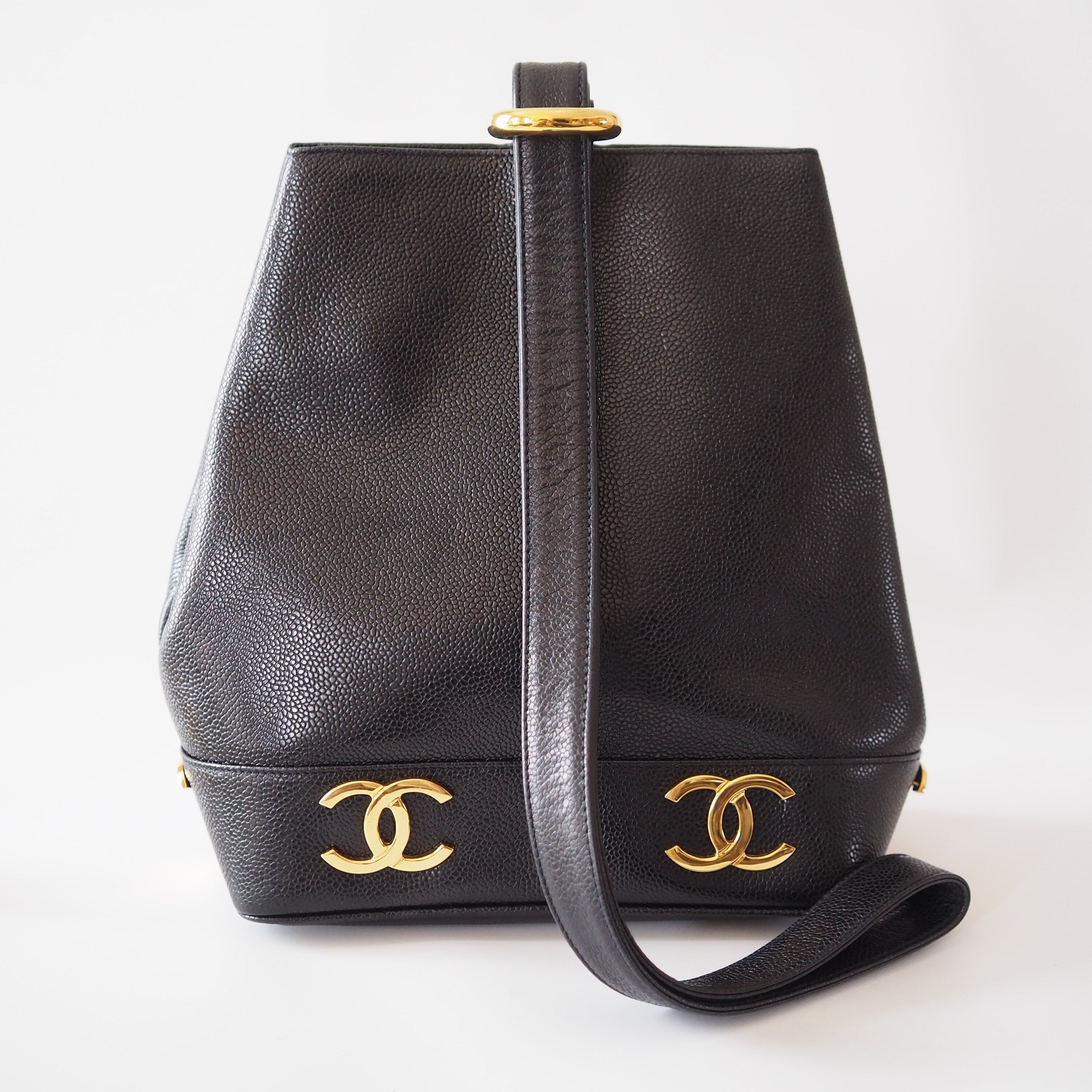 CHANEL CC Logo Caviar skin One Shoulder Bag Black Vintage Auth