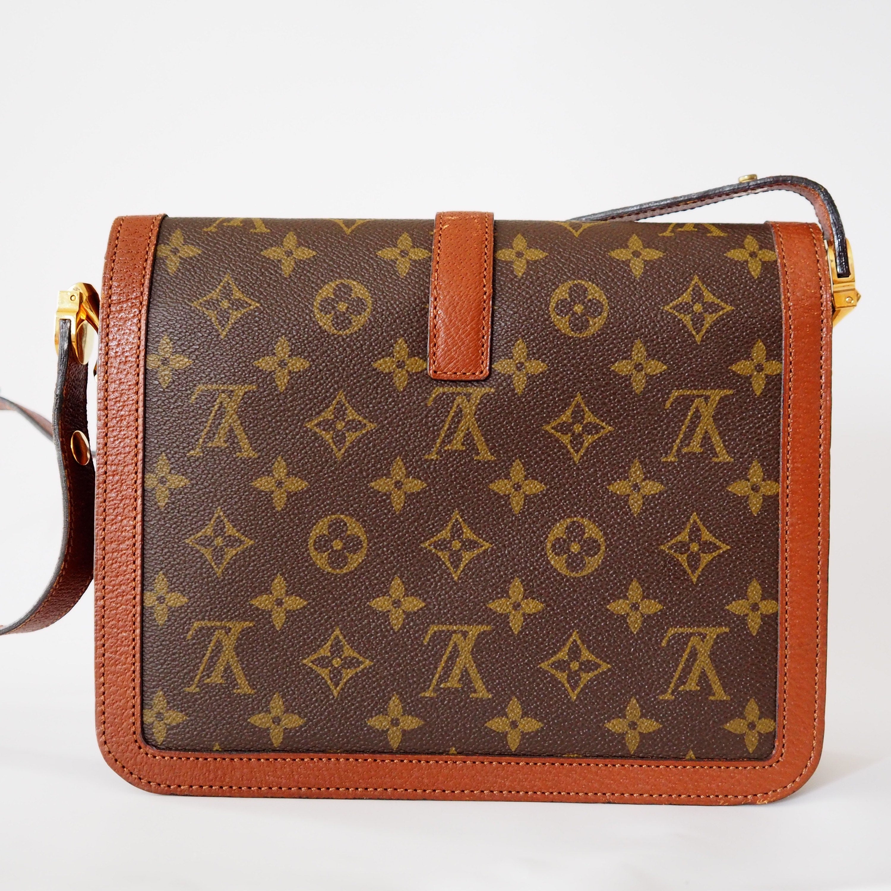 LOUIS VUITTON Monogram Sac Rond Point Shoulder Bag D5107 Authentic