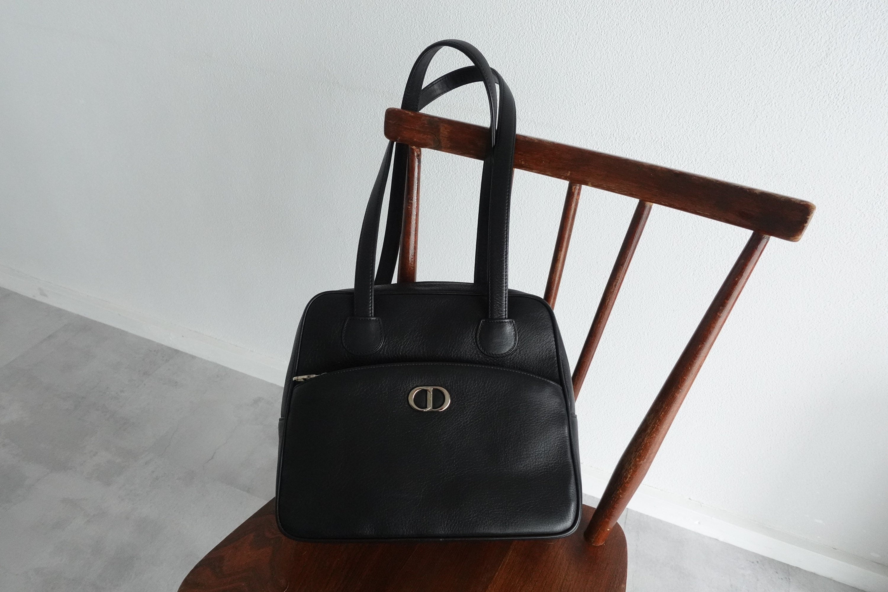 Christian Dior CD Logo Shoulder bag Black Leather Authentic