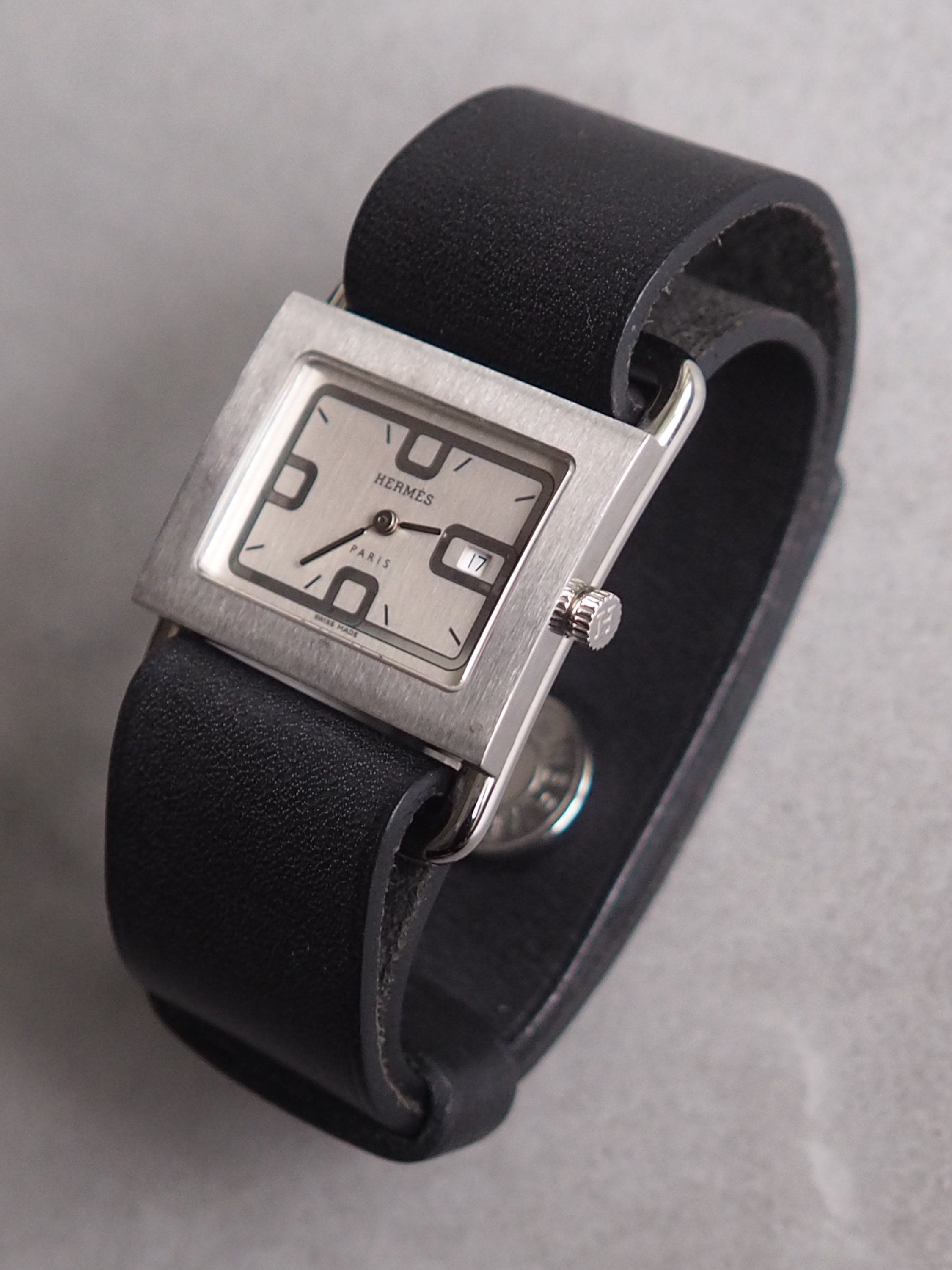 HERMES Valenia Date Silver Dial Quartz Watch Wristwatch Unisex Leather Black Band Vintage BA1.510