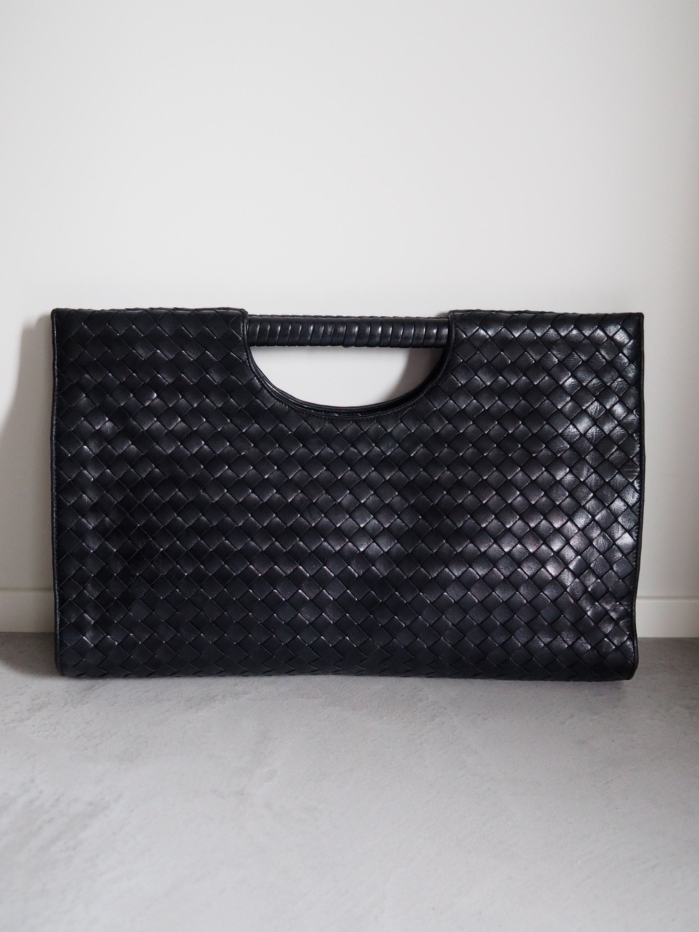 BOTTEGA VENETA Intrecciato Leather Handbag Clutch Black Leather Vintage Authentic