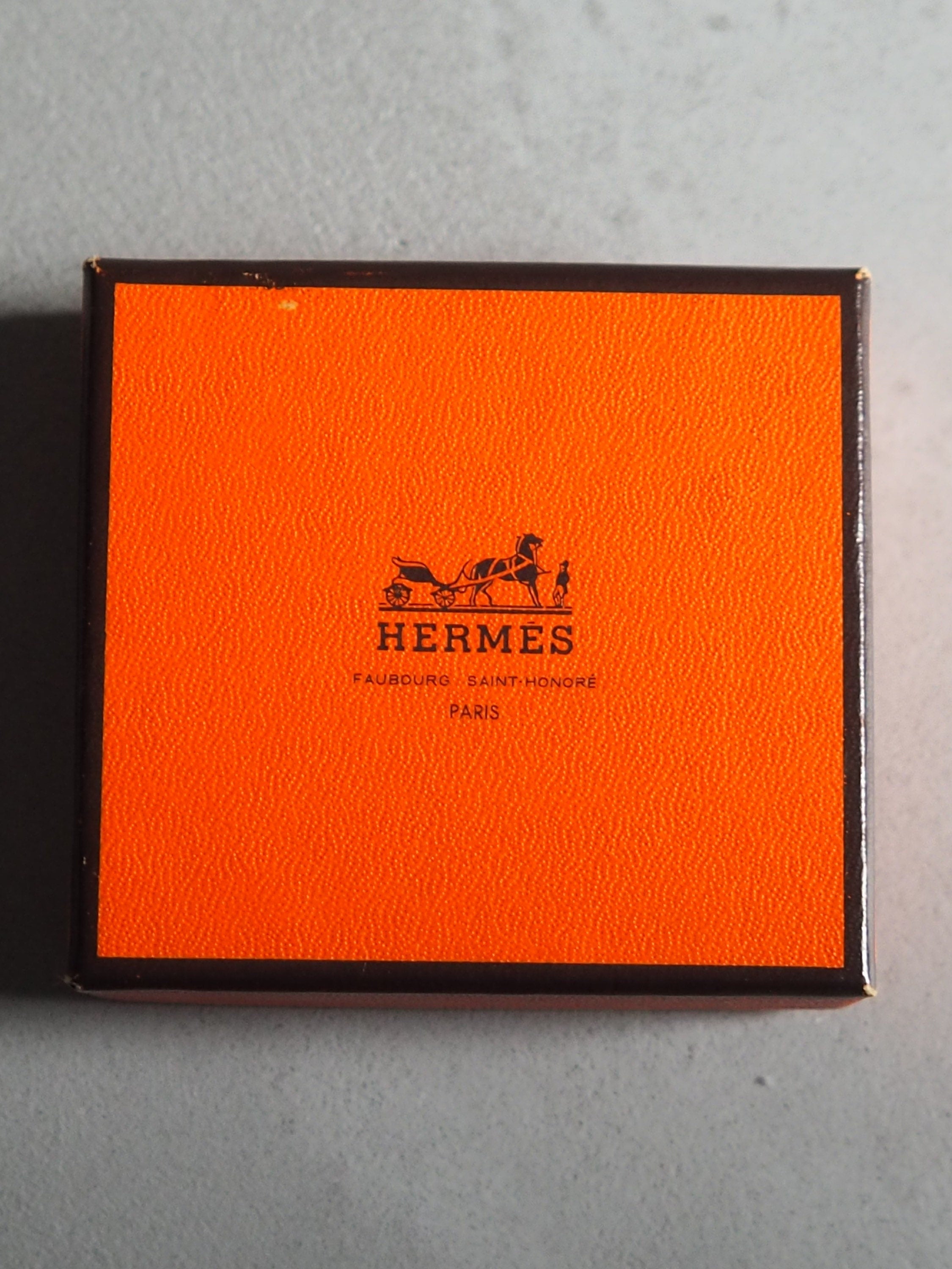 HERMES Round type Serie Accessories Earrings Wood Brown/GoldHardware Vintage Authentic