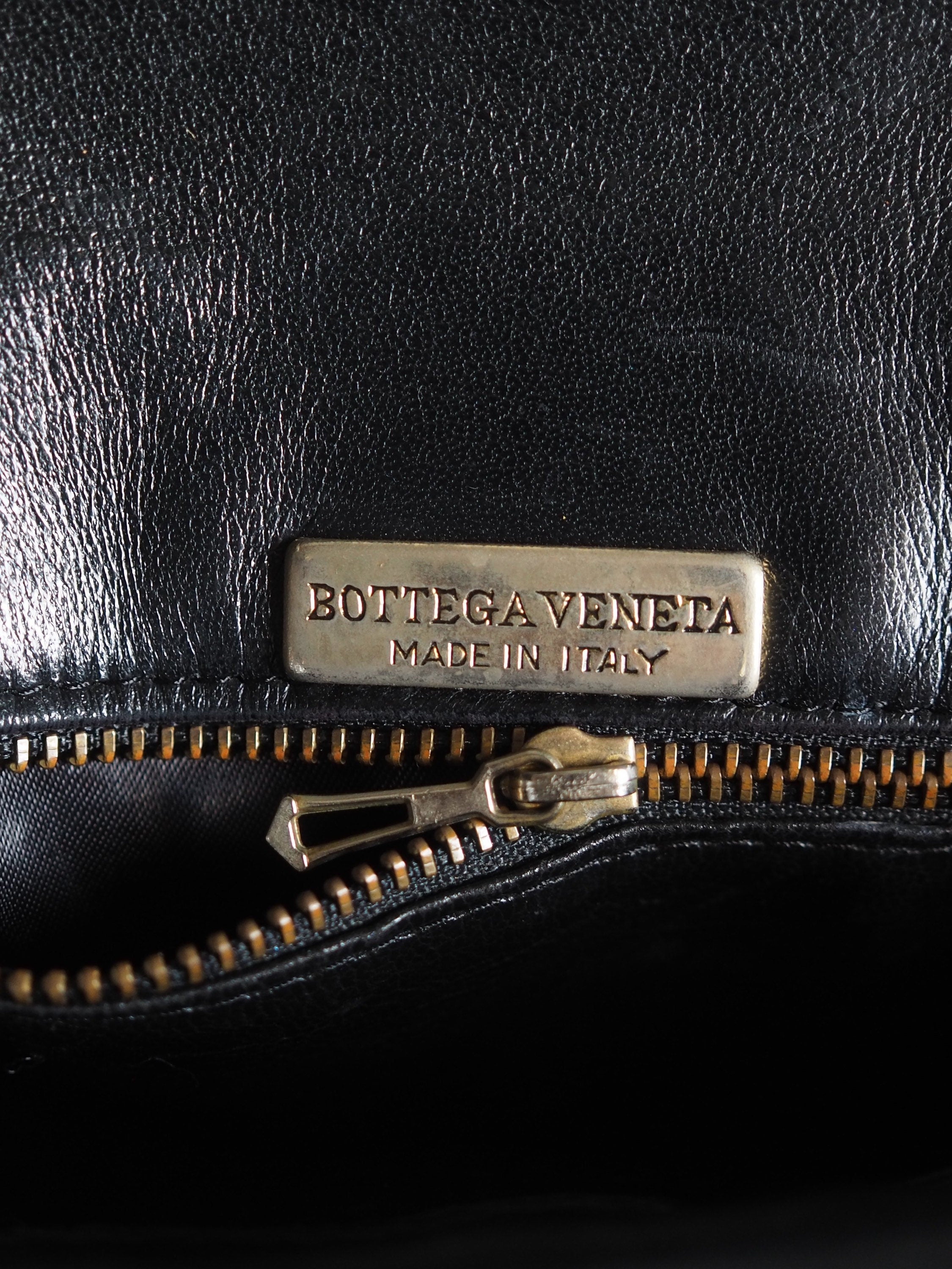 BOTTEGA VENETA Intrecciato Shoulder bag Leather Black Leather Vintage Authentic