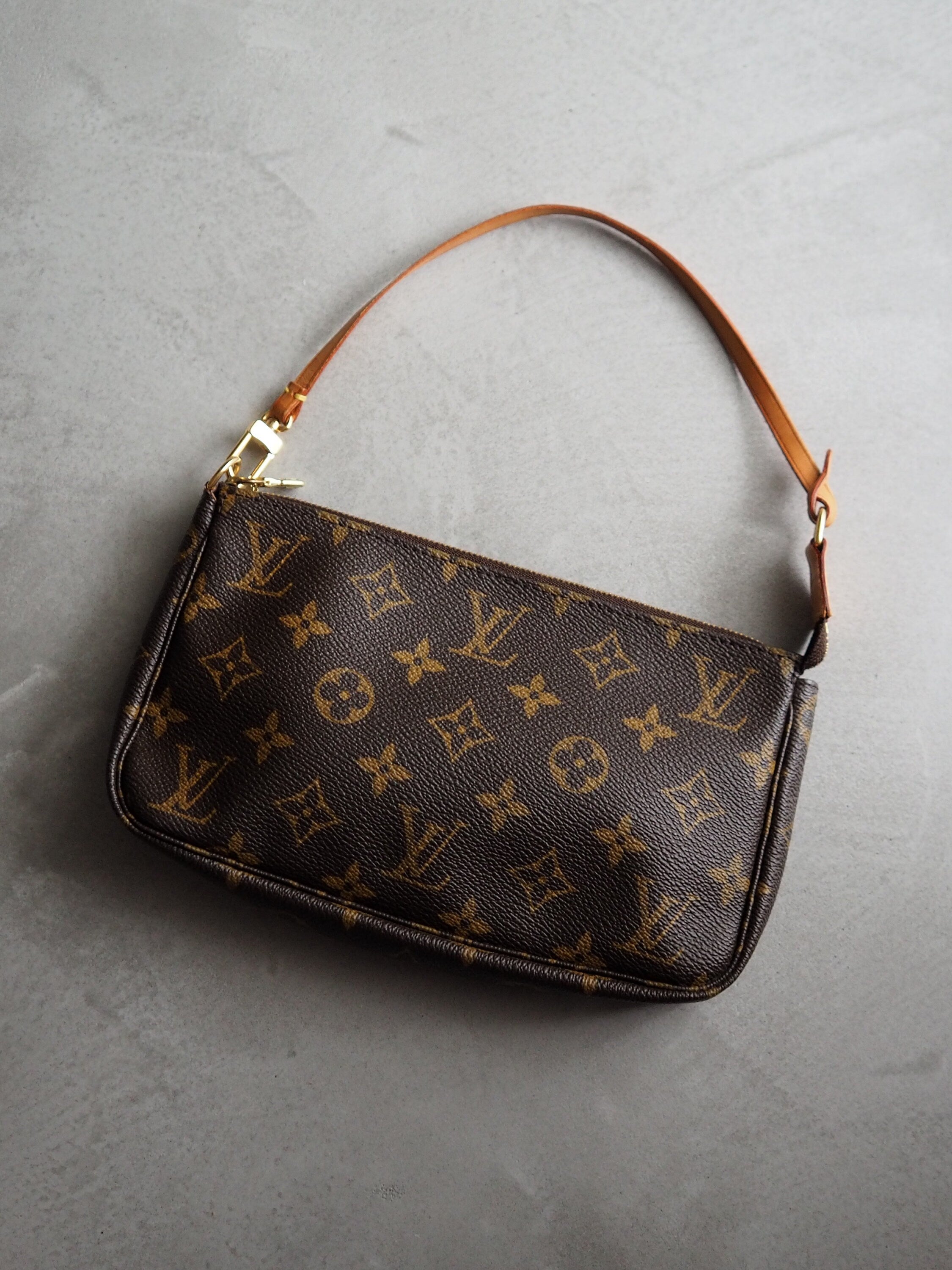 LOUIS VUITTON Monogram Pochette Accessoires Pouch Mini Hand Bag Vintage Authentic