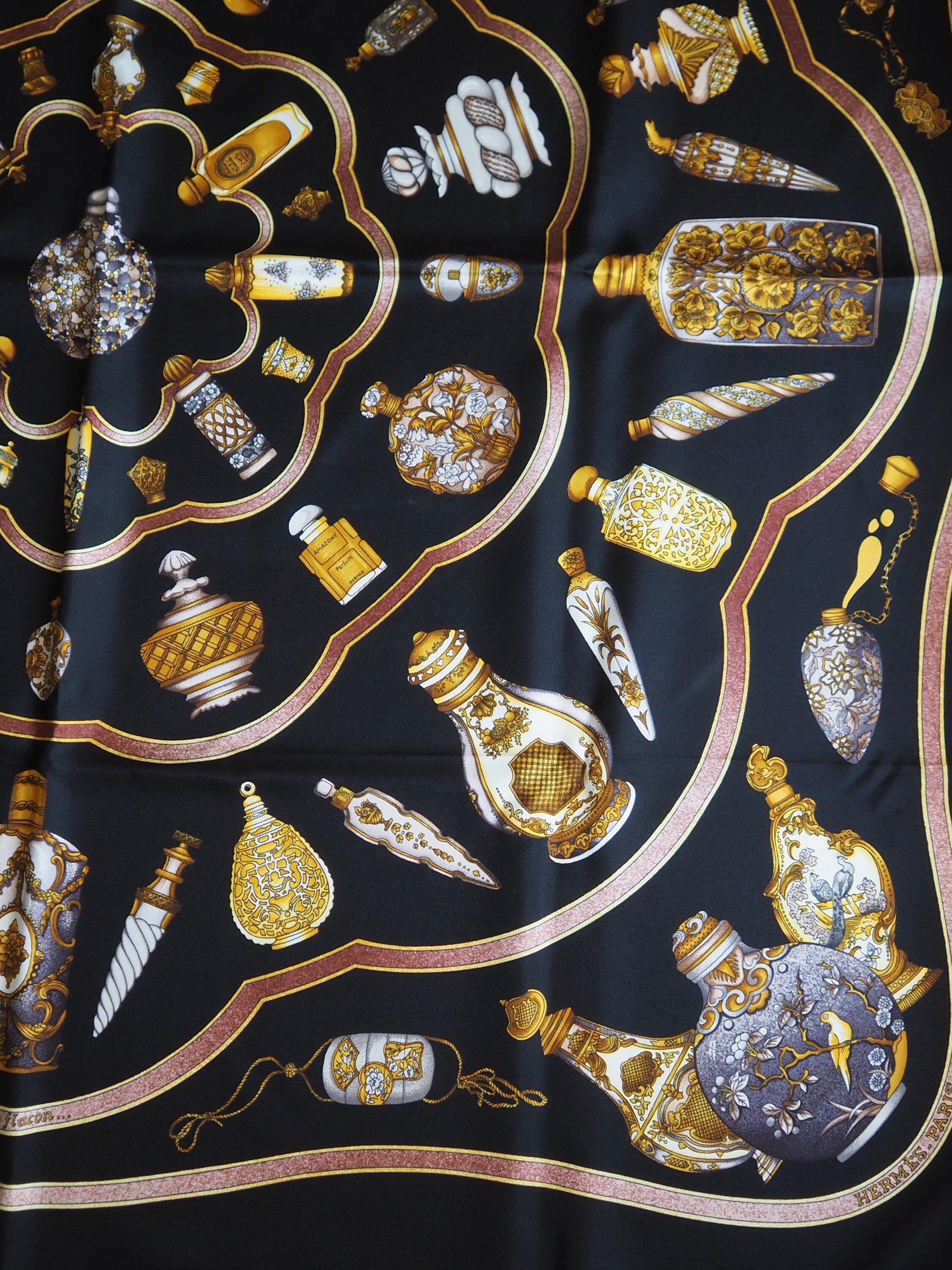 HERMES Scarf Carre 90 " Qu'importe le flacon " Black Silk Authentic