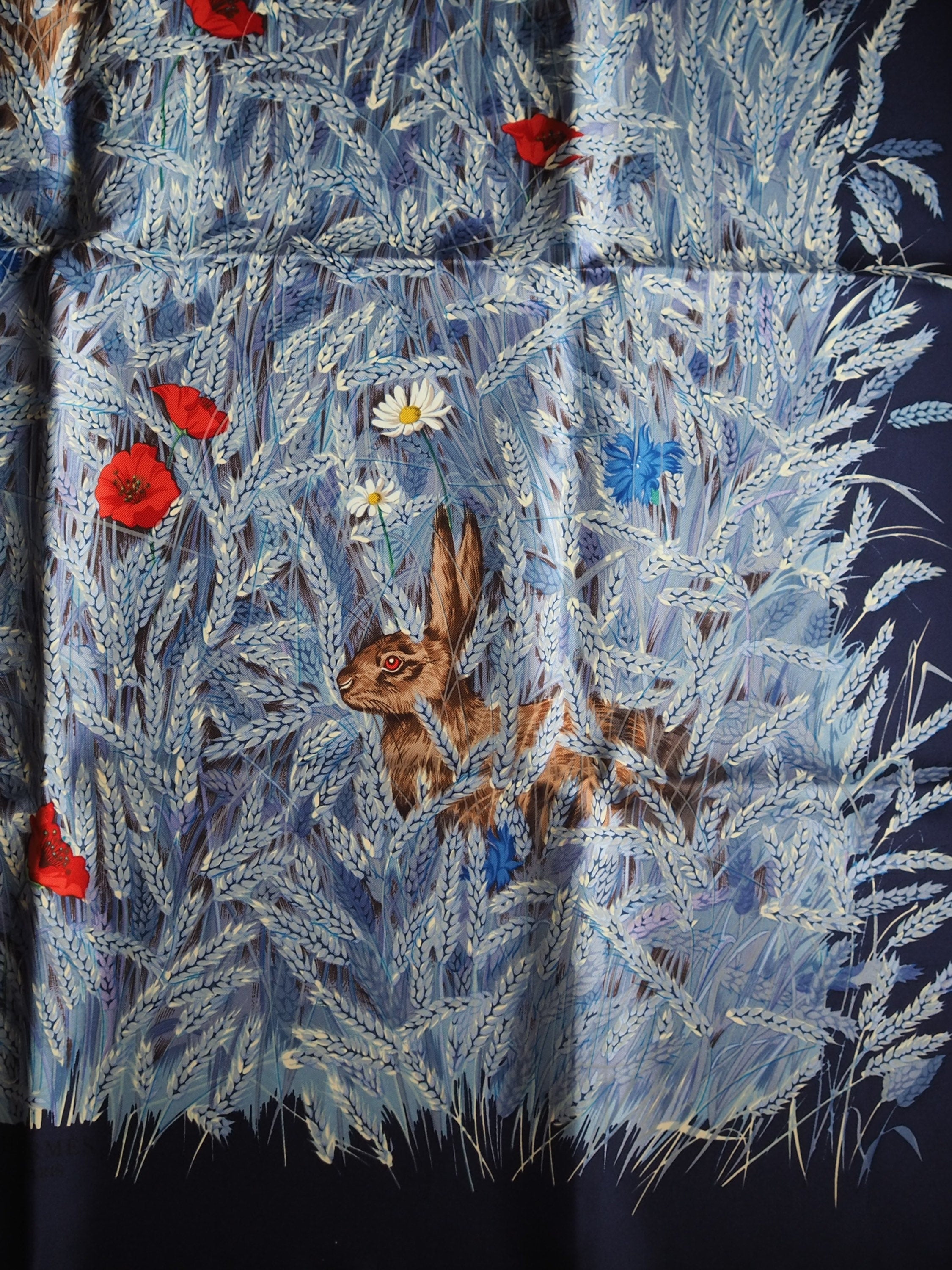 HERMES Scarf Carre 90 " Lapins Dans un Champ de " Blue Silk Rabbit Vintage Authentic