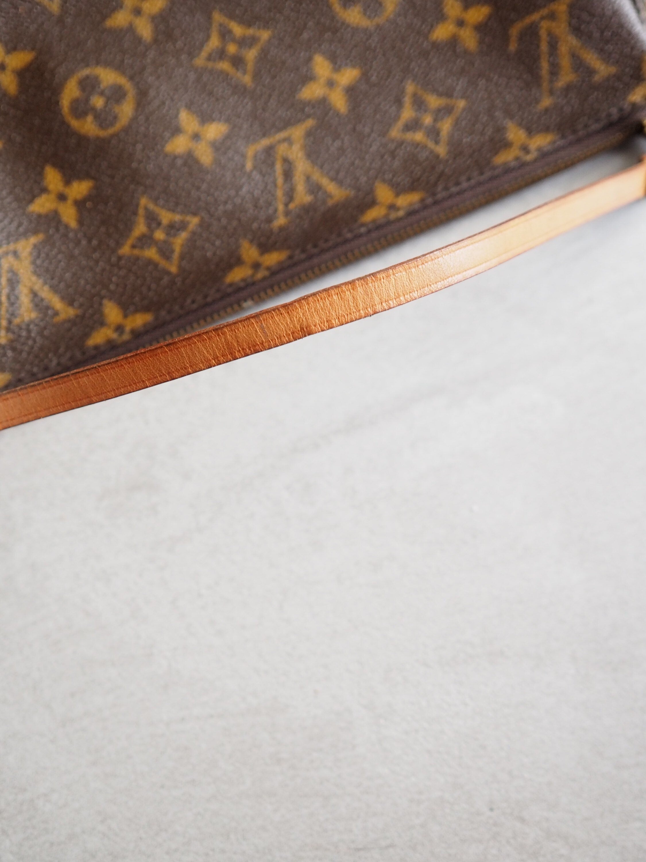 LOUIS VUITTON  Monogram Pochette Accessoires Pouch Mini hand Bag Vintage Authentic